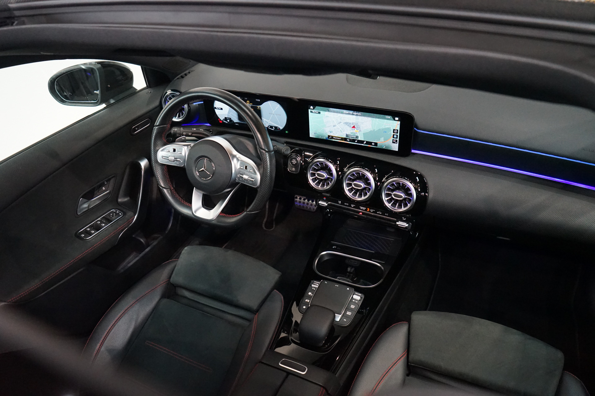 Mercedes-Benz A-Klasse 200 AMG 41818378-2.jpg | Autocenter Oss