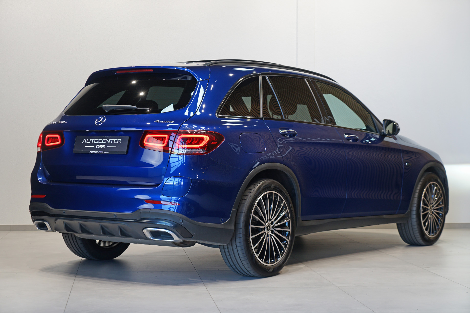 Mercedes-Benz GLC 300e 4MATIC AMG 43984636-1.jpg | Autocenter Oss