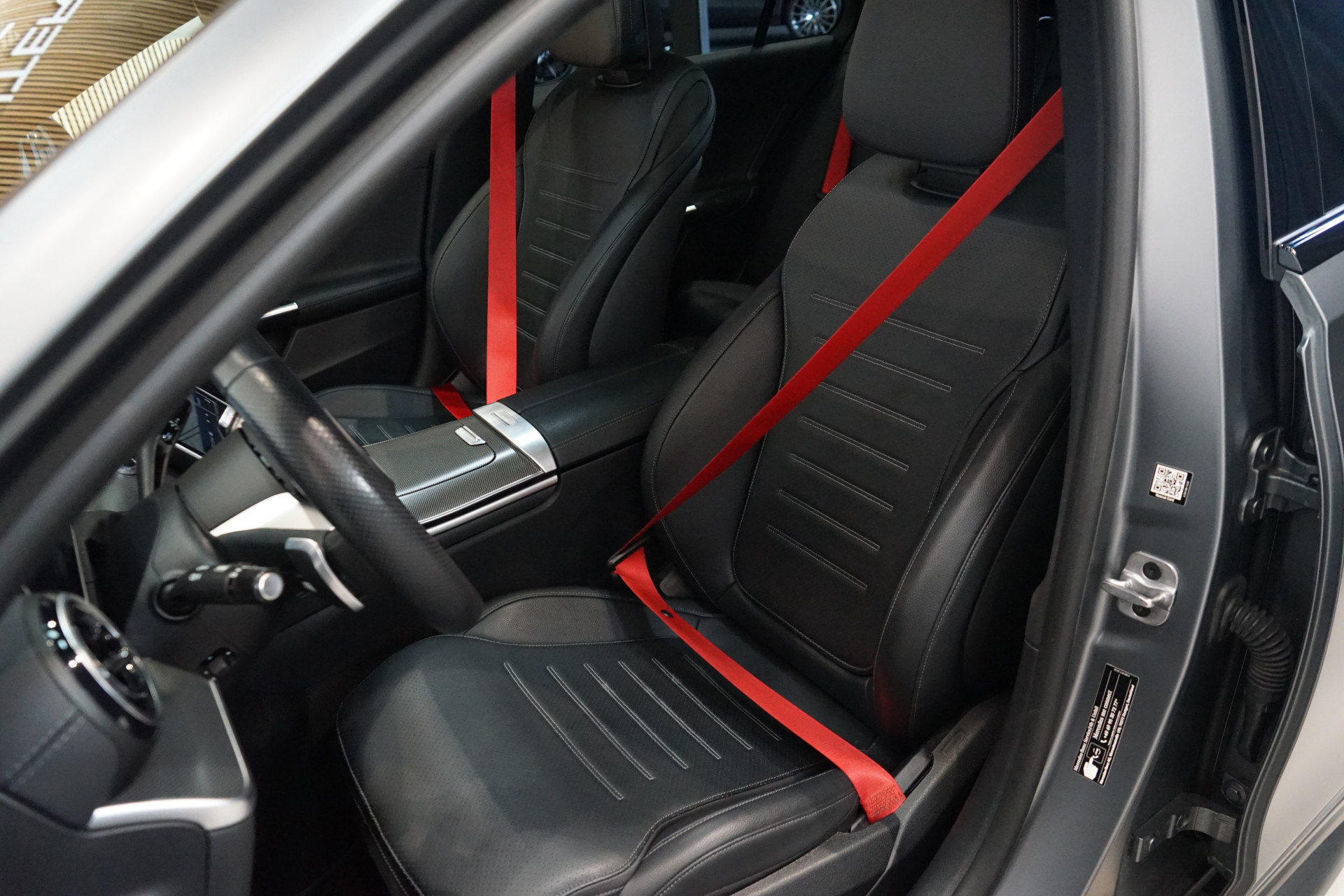 Mercedes-Benz C-Klasse Estate 300 e AMG 45247999-2.jpg | Autocenter Oss