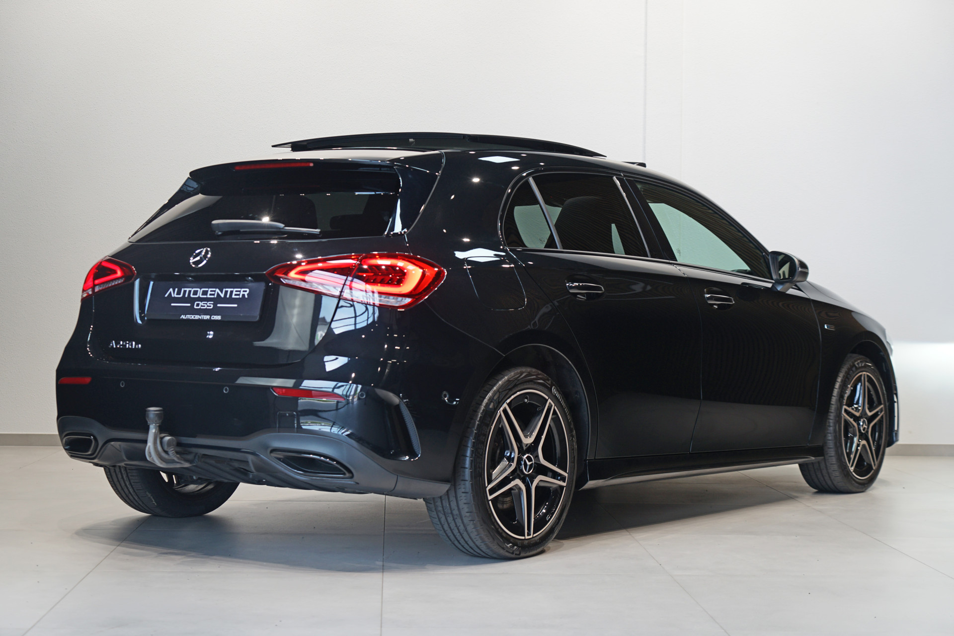 Mercedes-Benz A-Klasse 250 e AMG 45311061-1.jpg | Autocenter Oss