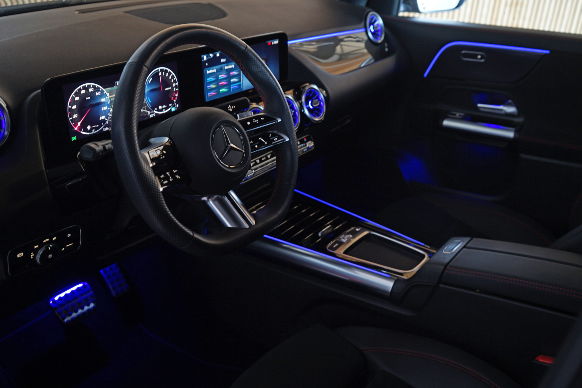 Mercedes-Benz GLA 250 e AMG | FACELIFT | 45408658-2.jpg | Autocenter Oss