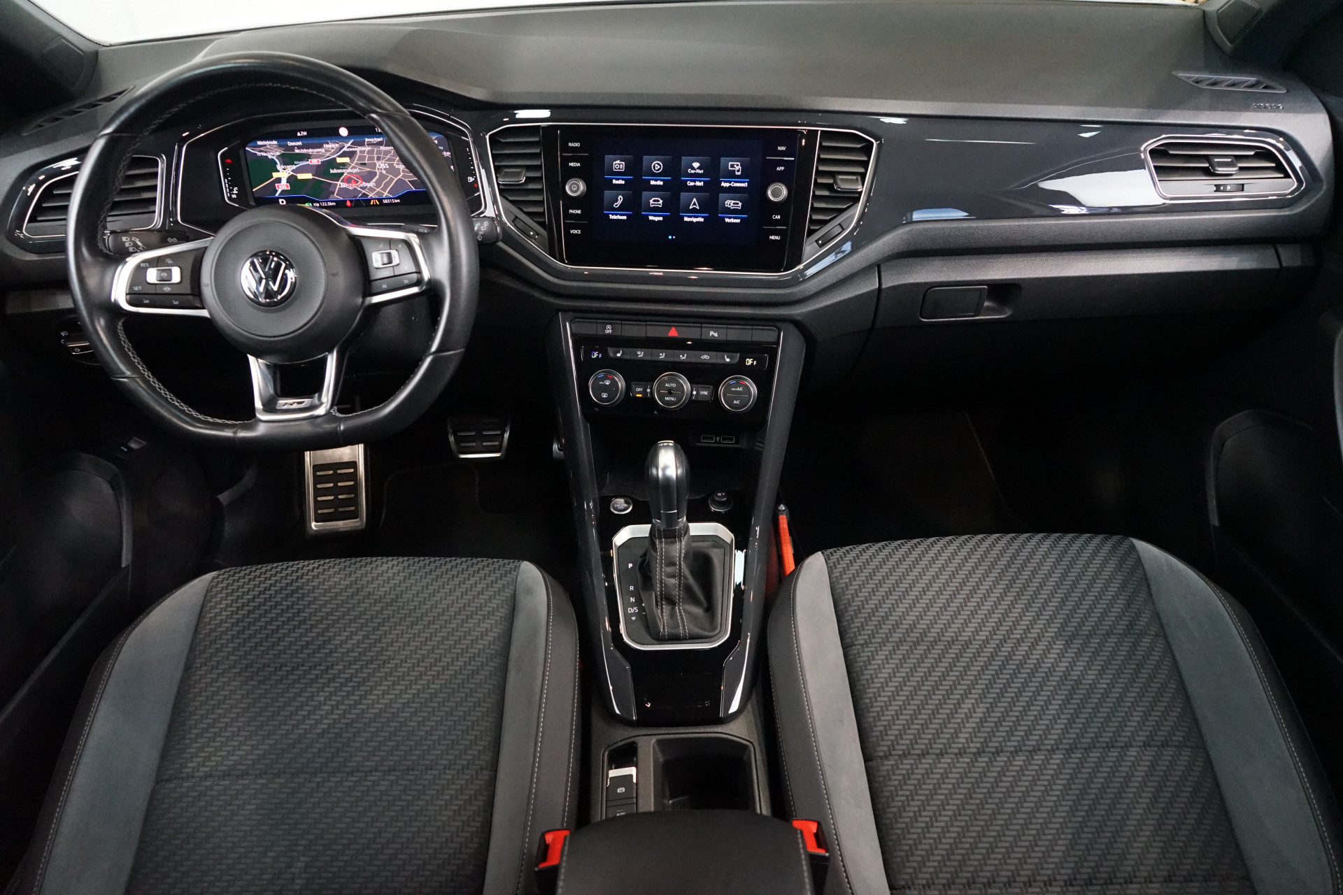 Volkswagen T-Roc 1.5 TSI R-LINE DSG 45461314-10.jpg | Autocenter Oss