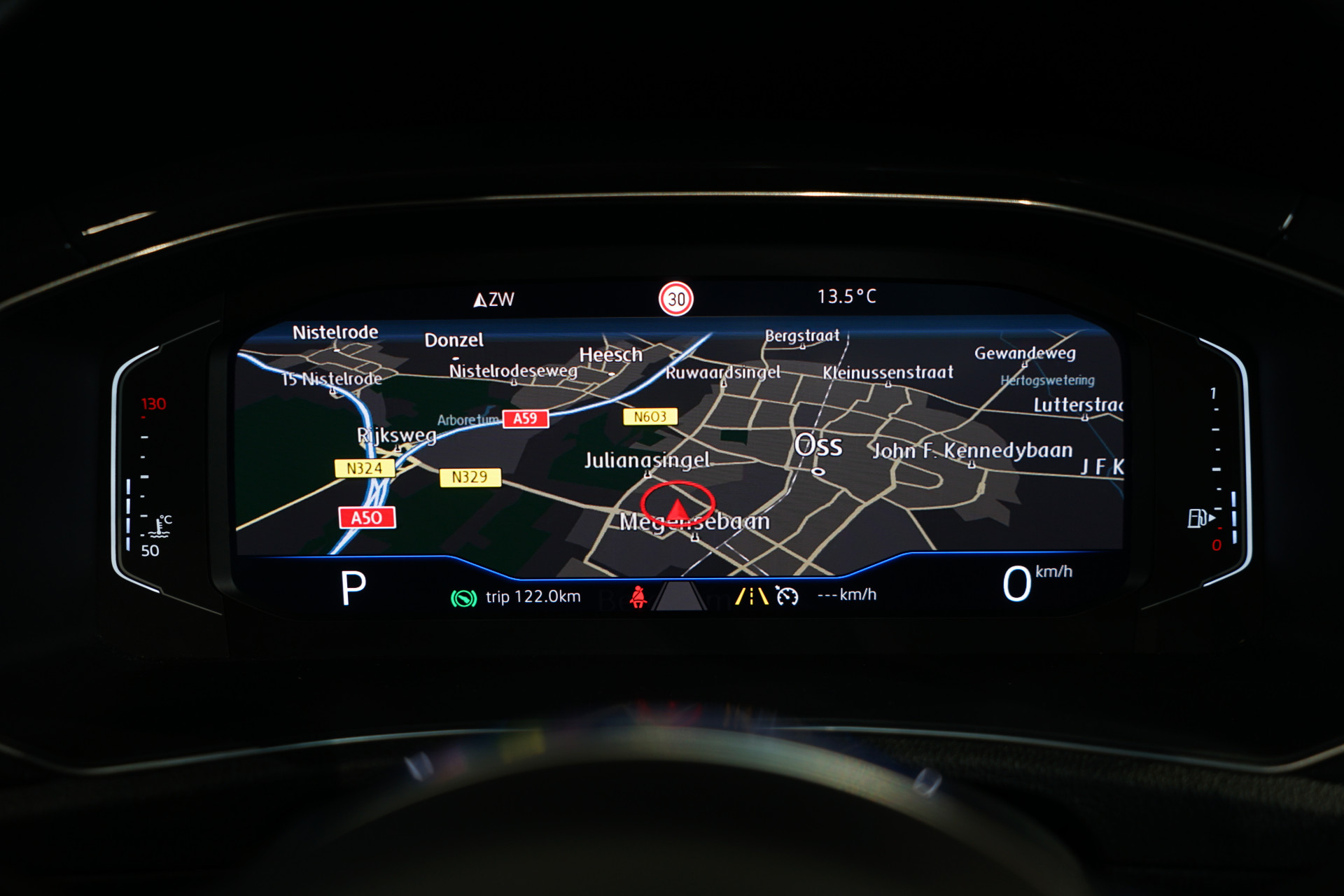 Volkswagen T-Roc 1.5 TSI R-LINE DSG 45461314-19.jpg | Autocenter Oss