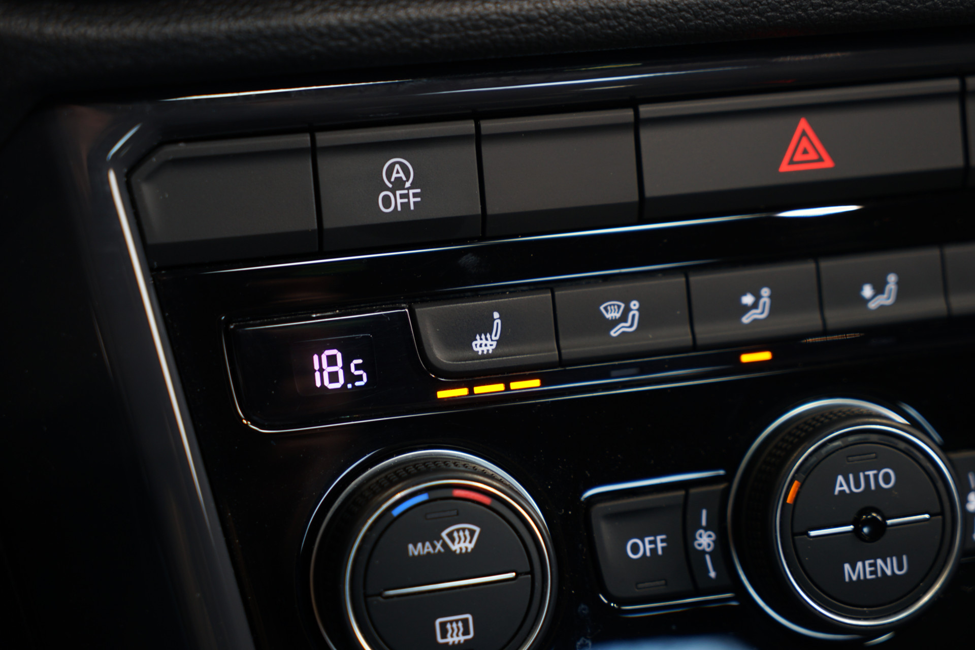 Volkswagen T-Roc 1.5 TSI R-LINE DSG 45461314-21.jpg | Autocenter Oss