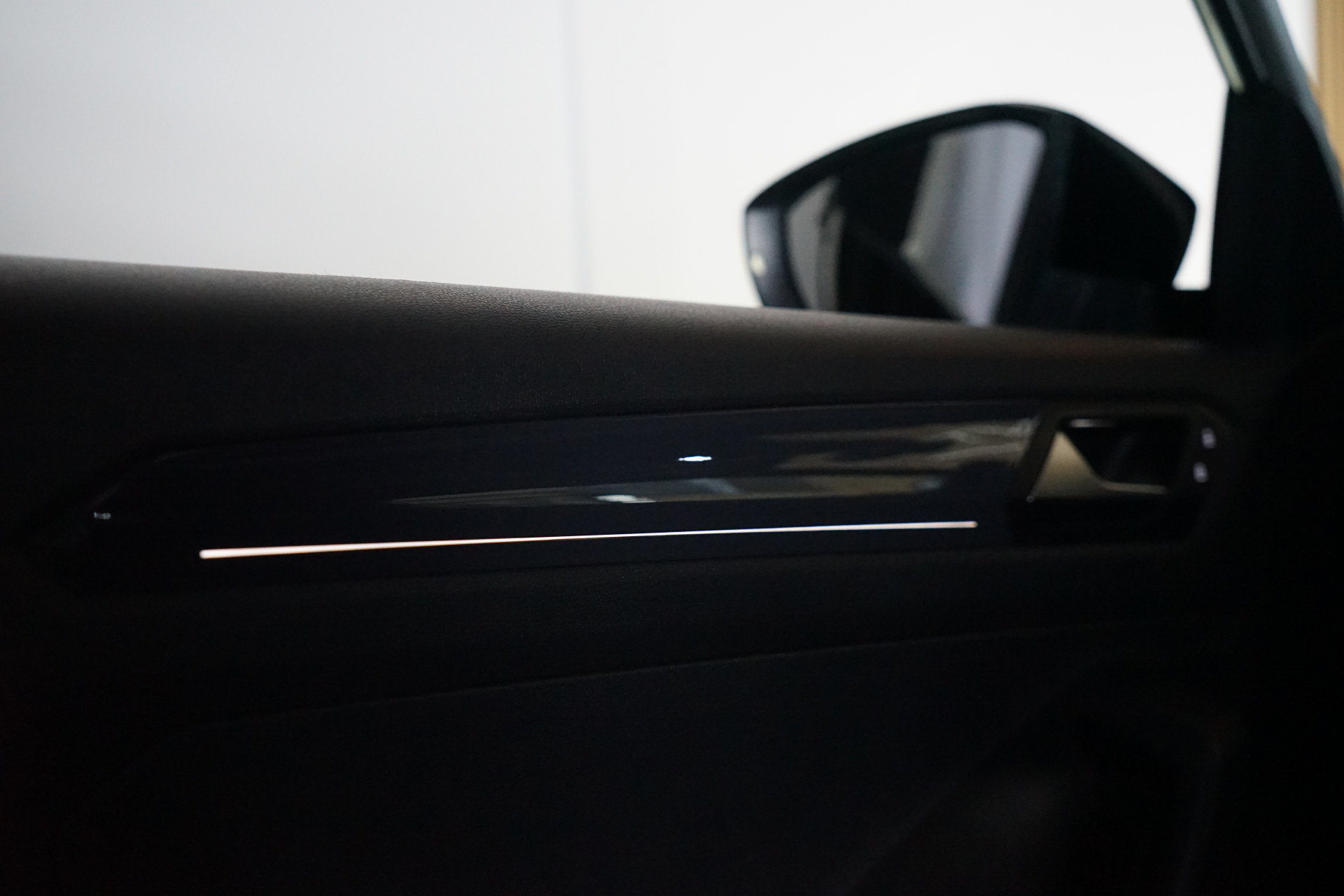 Volkswagen T-Roc 1.5 TSI R-LINE DSG 45461314-28.jpg | Autocenter Oss