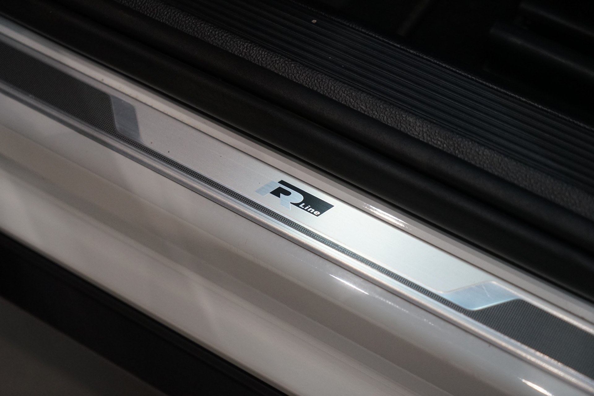 Volkswagen T-Roc 1.5 TSI R-LINE DSG 45461314-29.jpg | Autocenter Oss