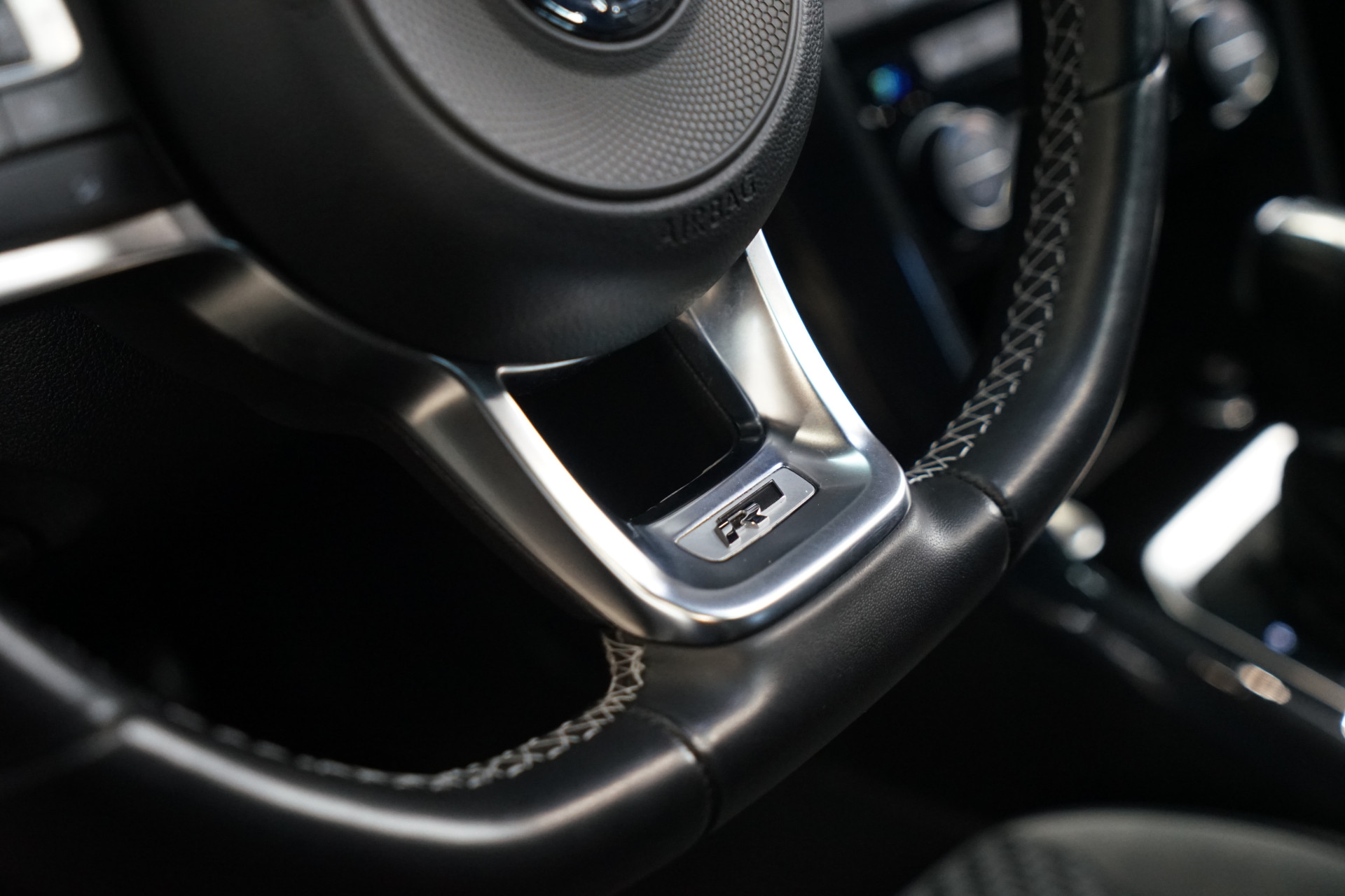 Volkswagen T-Roc 1.5 TSI R-LINE DSG 45461314-35.jpg | Autocenter Oss