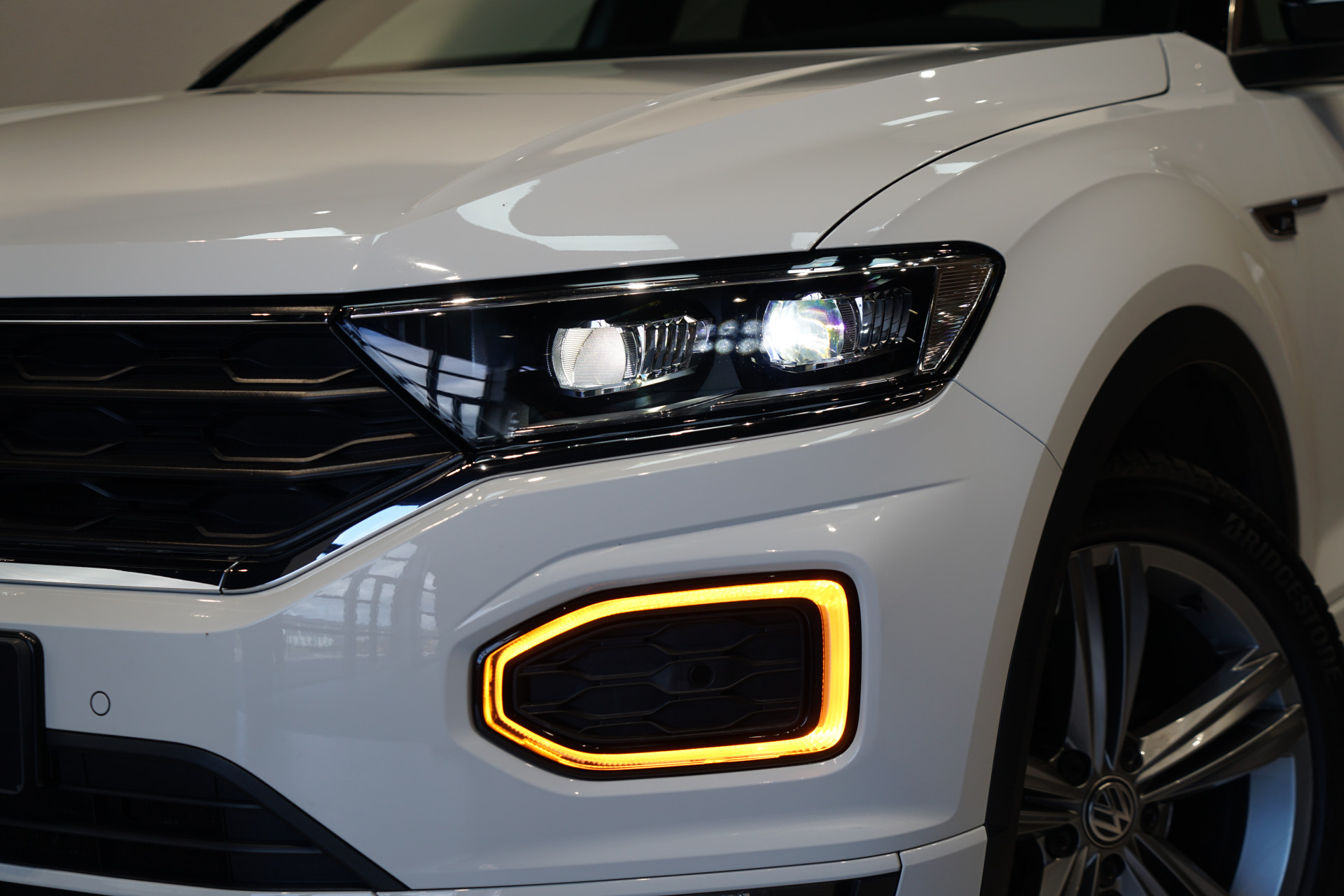 Volkswagen T-Roc 1.5 TSI R-LINE DSG 45461314-37.jpg | Autocenter Oss