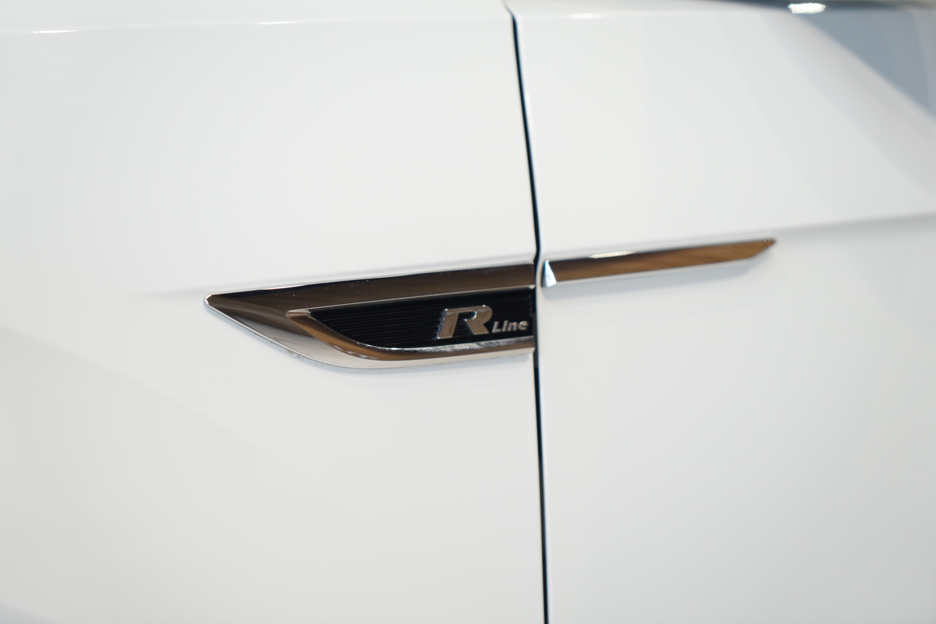 Volkswagen T-Roc 1.5 TSI R-LINE DSG 45461314-38.jpg | Autocenter Oss