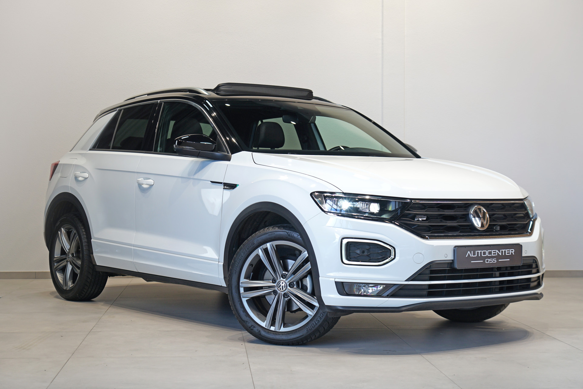 Volkswagen T-Roc 1.5 TSI R-LINE DSG 45461314-4.jpg | Autocenter Oss