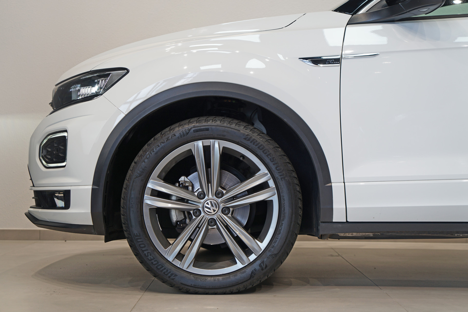 Volkswagen T-Roc 1.5 TSI R-LINE DSG 45461314-41.jpg | Autocenter Oss