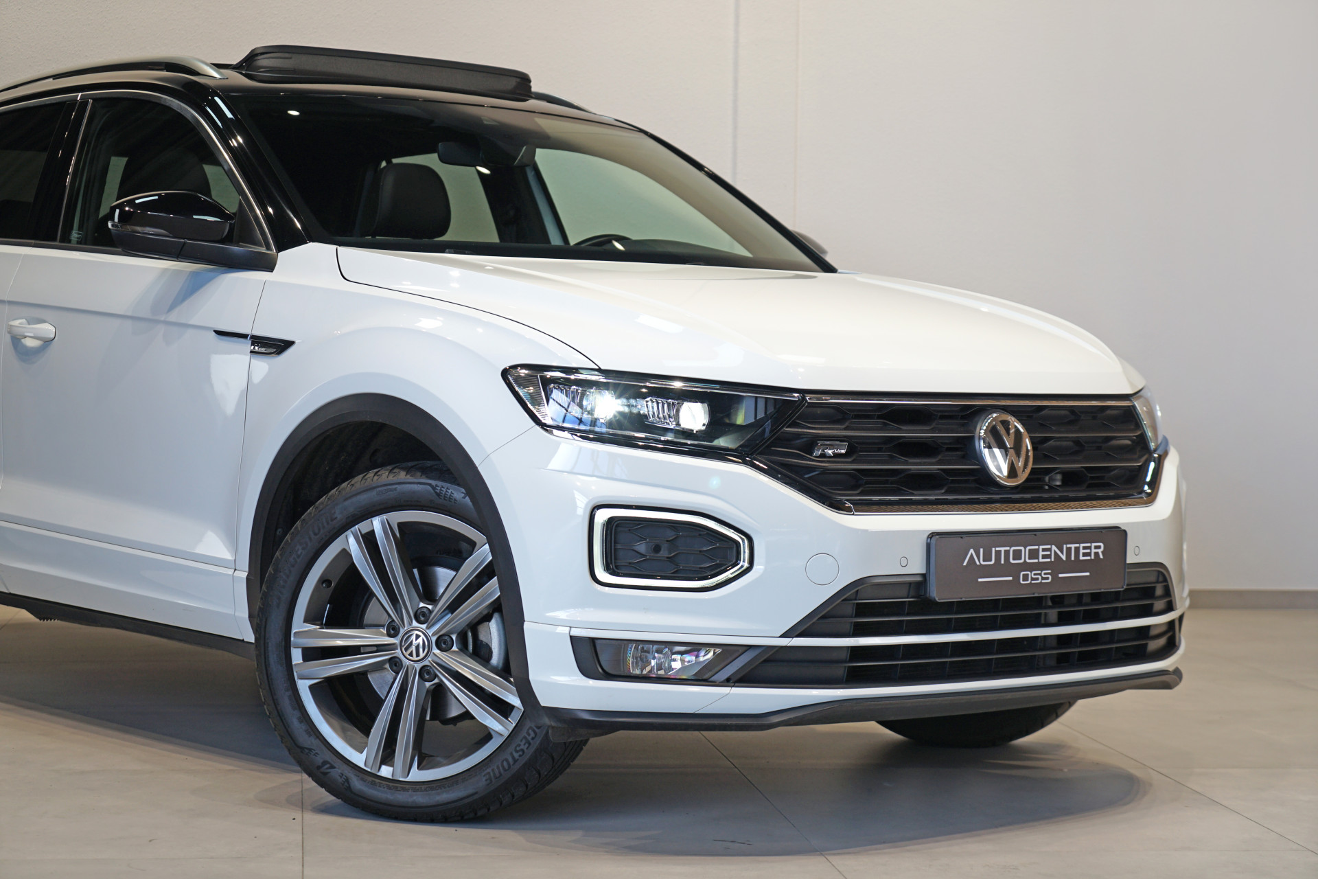 Volkswagen T-Roc 1.5 TSI R-LINE DSG 45461314-42.jpg | Autocenter Oss