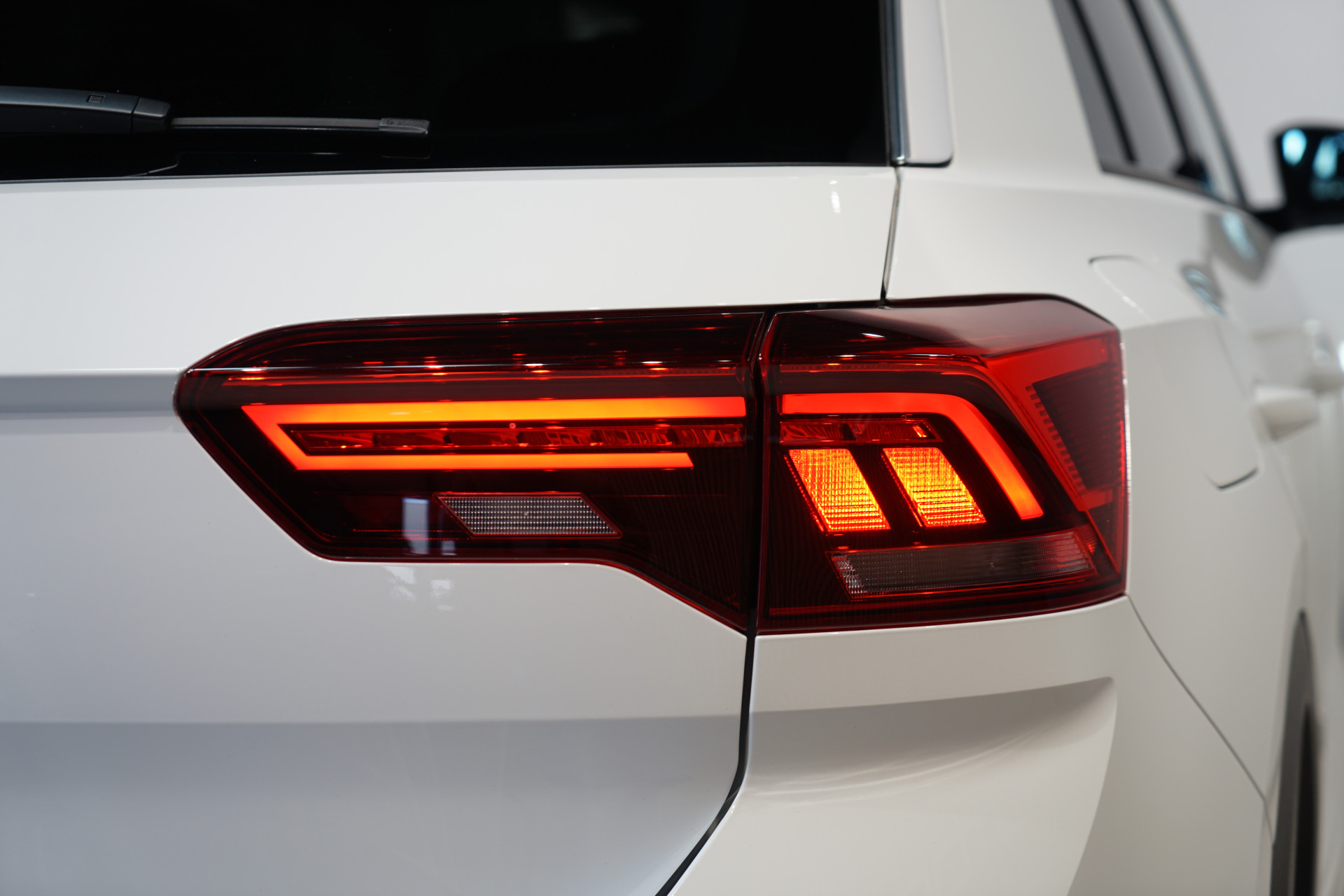 Volkswagen T-Roc 1.5 TSI R-LINE DSG 45461314-48.jpg | Autocenter Oss