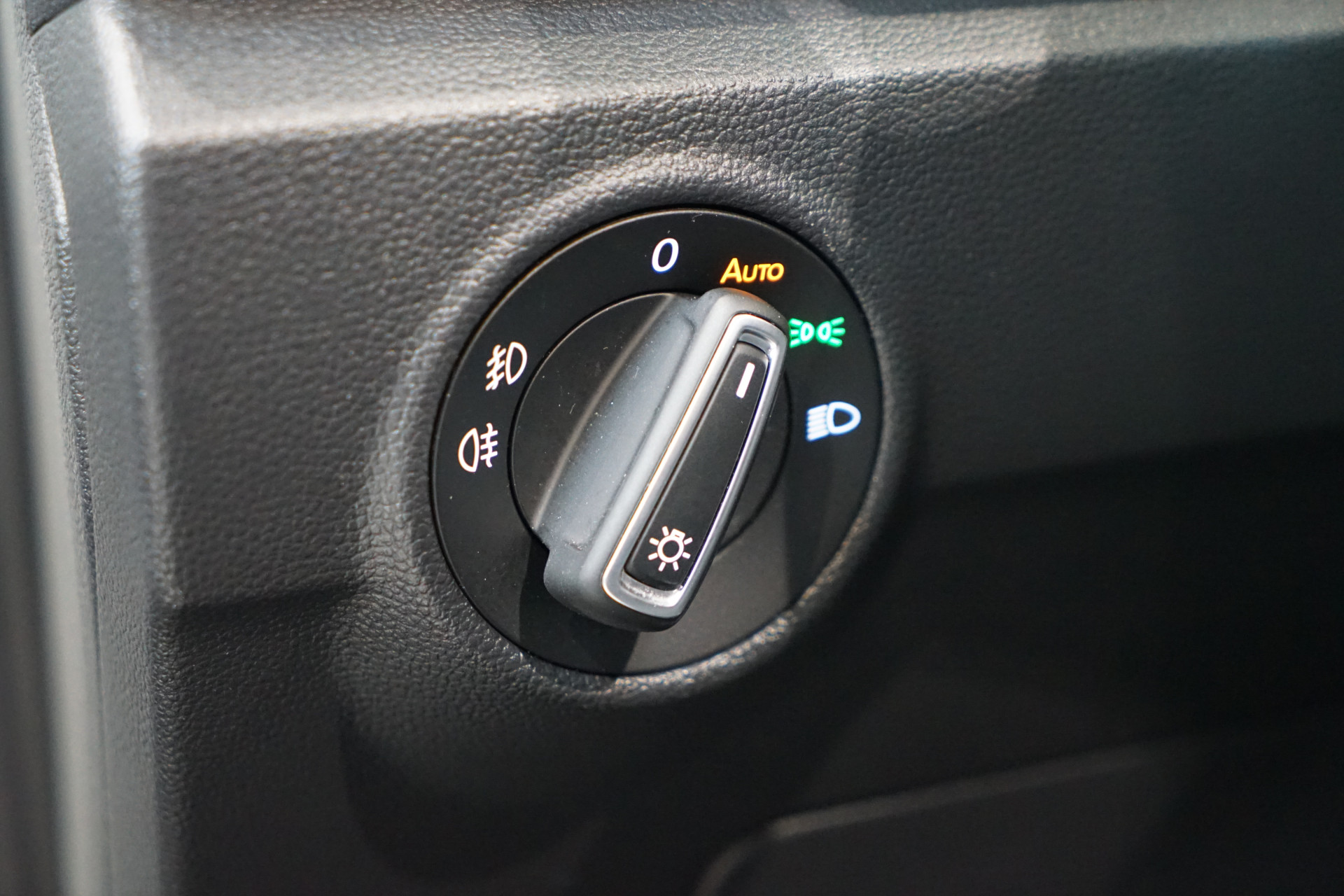 Volkswagen T-Roc 1.5 TSI R-LINE DSG 45461314-53.jpg | Autocenter Oss