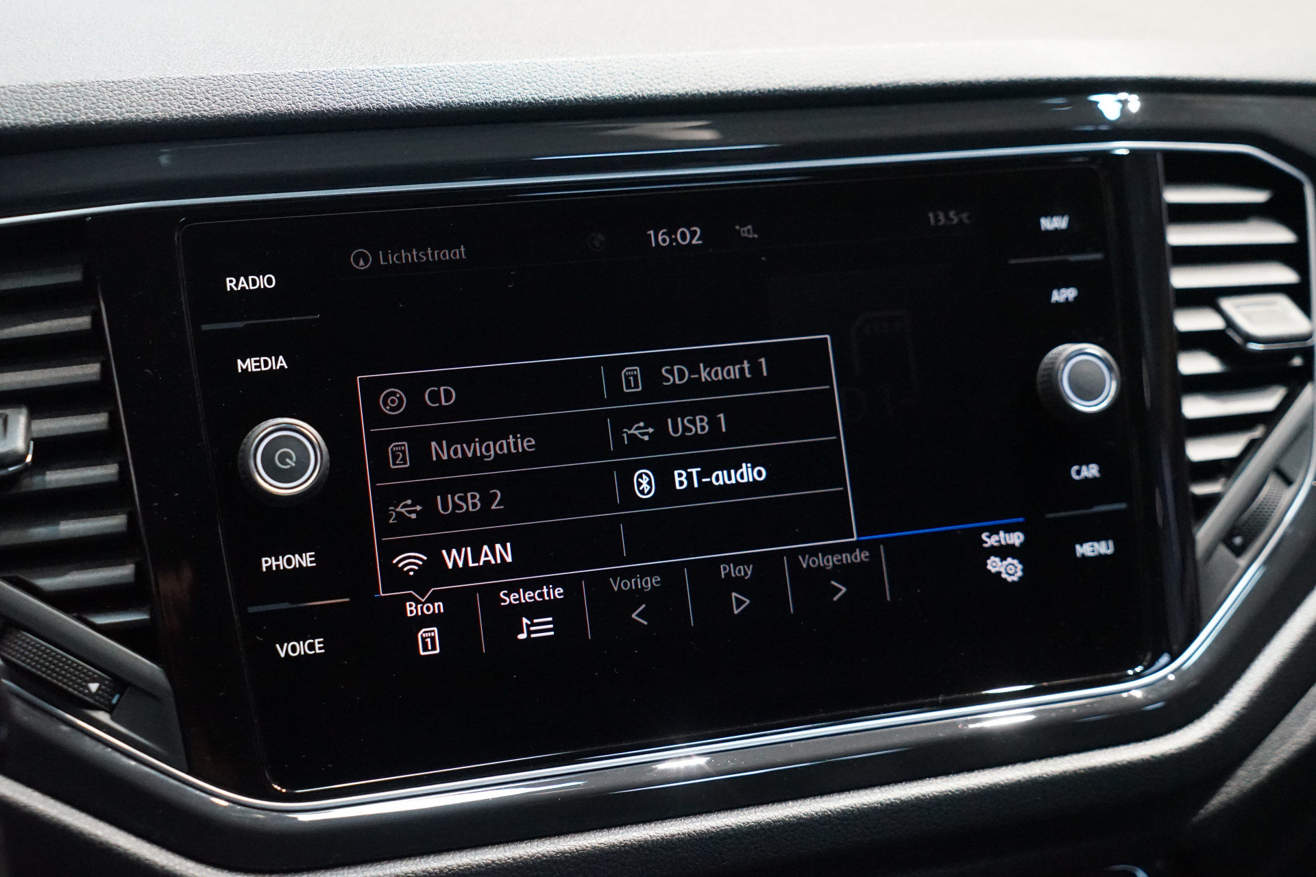 Volkswagen T-Roc 1.5 TSI R-LINE DSG 45461314-60.jpg | Autocenter Oss