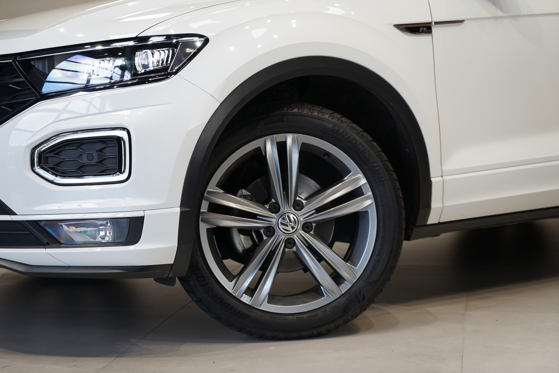Volkswagen T-Roc 1.5 TSI R-LINE DSG 45461314-7.jpg | Autocenter Oss