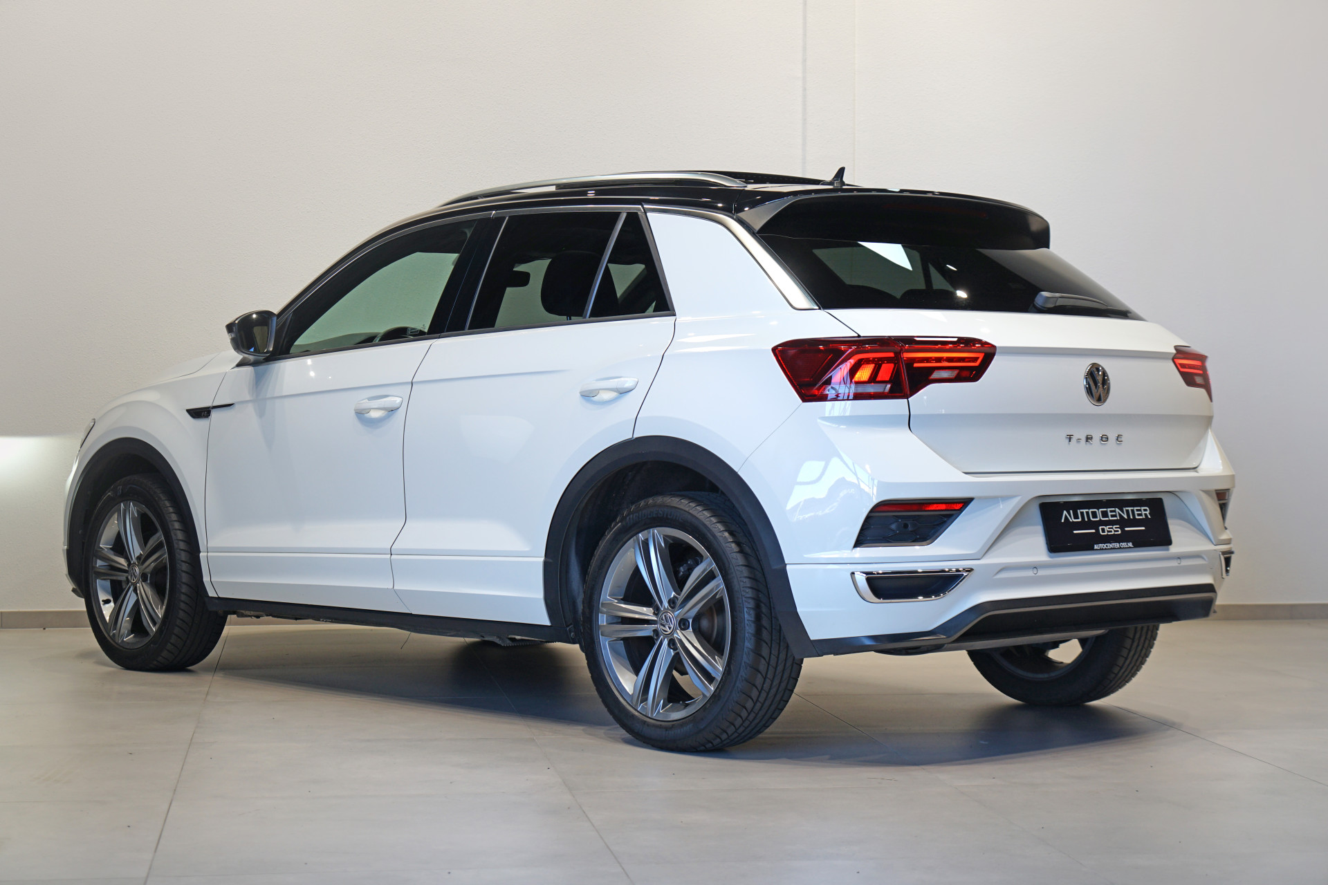 Volkswagen T-Roc 1.5 TSI R-LINE DSG 45461314-8.jpg | Autocenter Oss