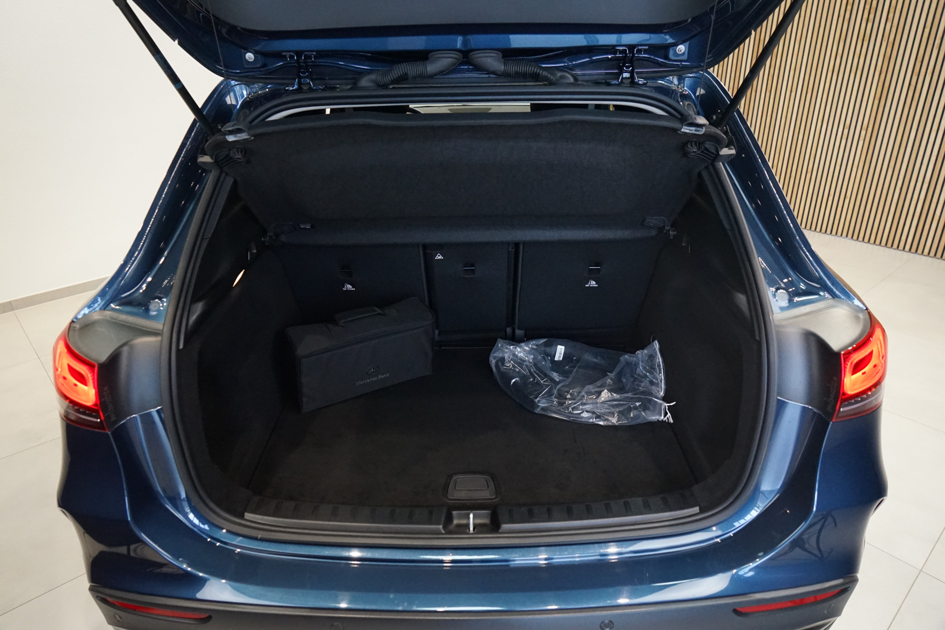 Mercedes-Benz GLA 250 e AMG 45473377-15.jpg | Autocenter Oss