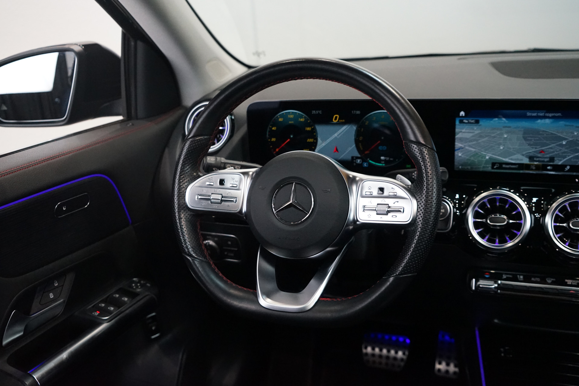 Mercedes-Benz GLA 250 e AMG 45473377-19.jpg | Autocenter Oss