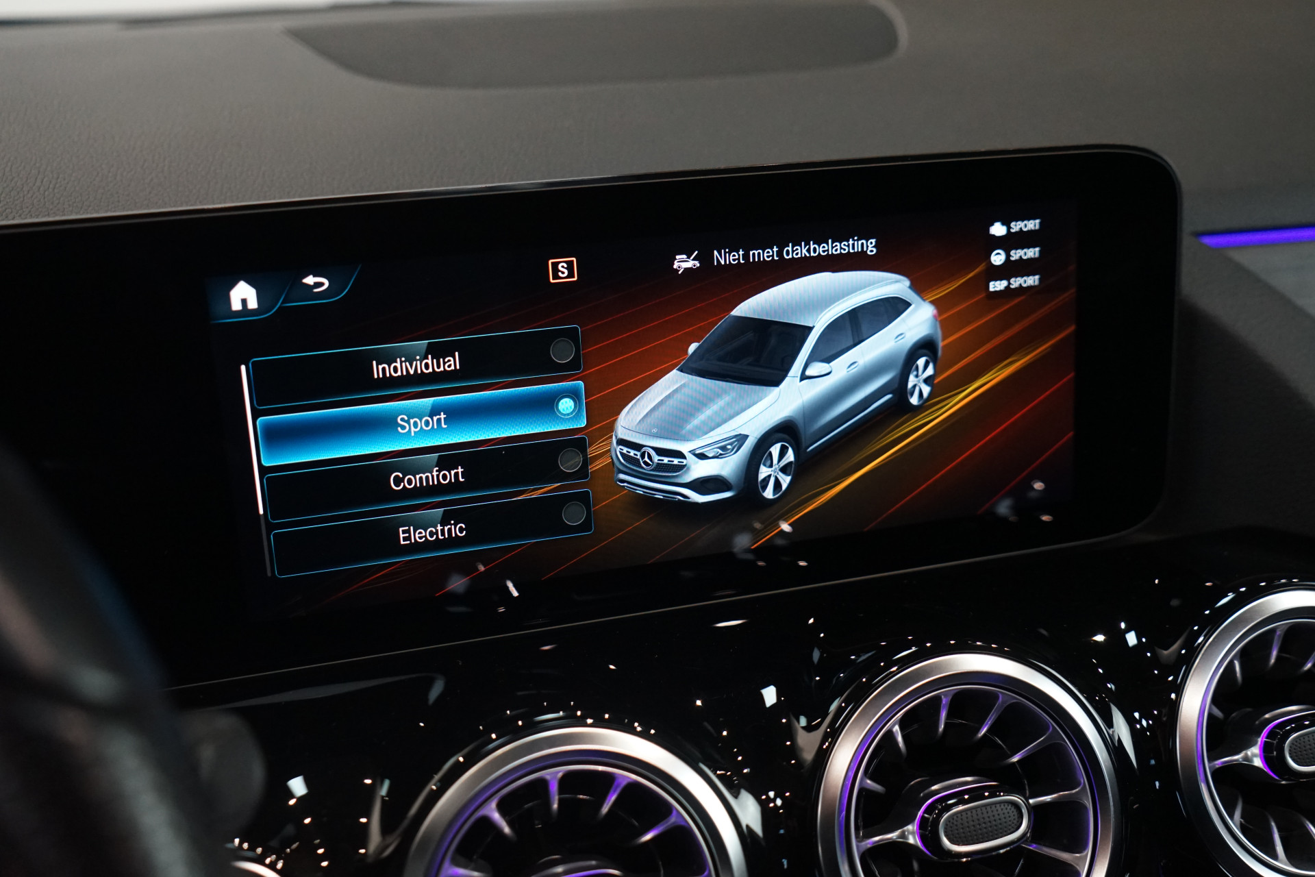 Mercedes-Benz GLA 250 e AMG 45473377-24.jpg | Autocenter Oss