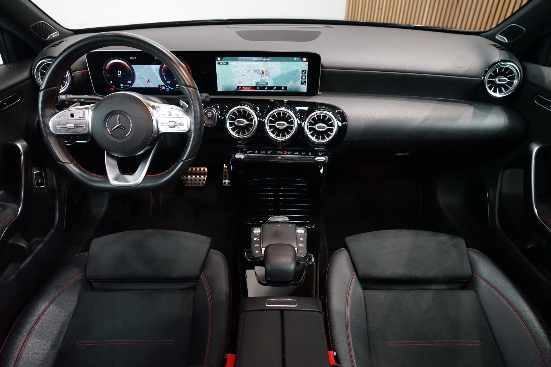 Mercedes-Benz A-Klasse 250 e AMG 46470753-1.jpg | Autocenter Oss
