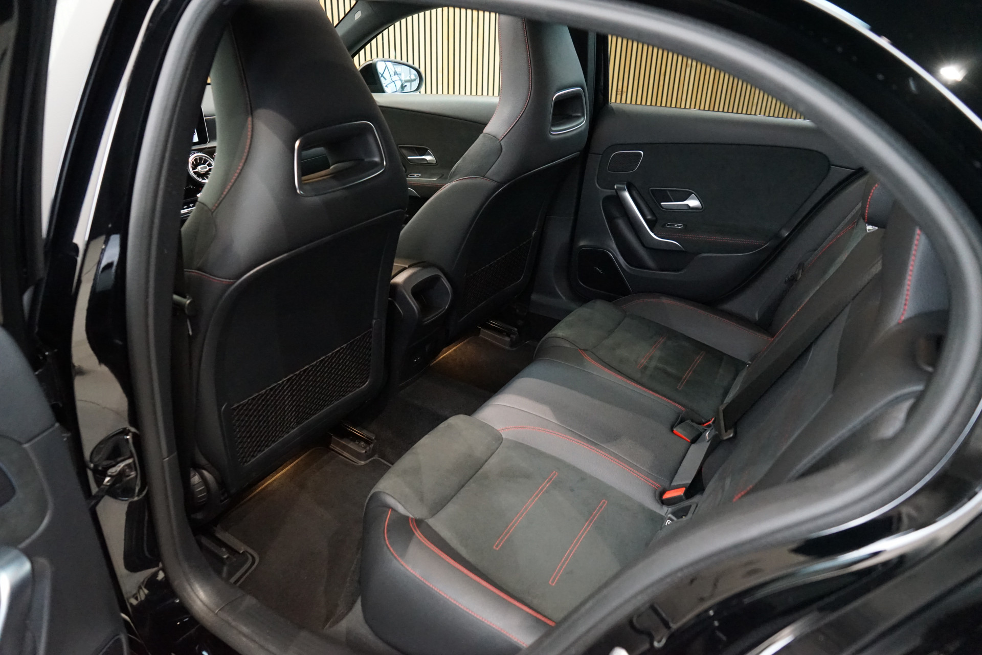 Mercedes-Benz A-Klasse 250 e AMG 46470753-13.jpg | Autocenter Oss