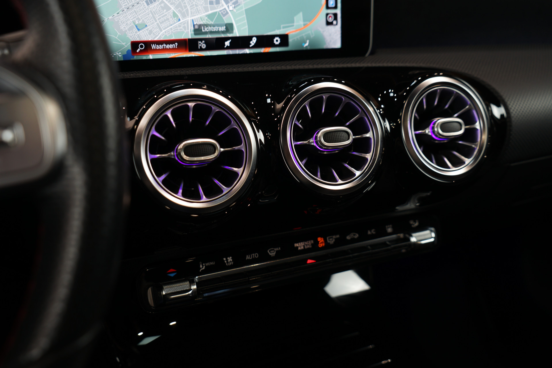 Mercedes-Benz A-Klasse 250 e AMG 46470753-17.jpg | Autocenter Oss