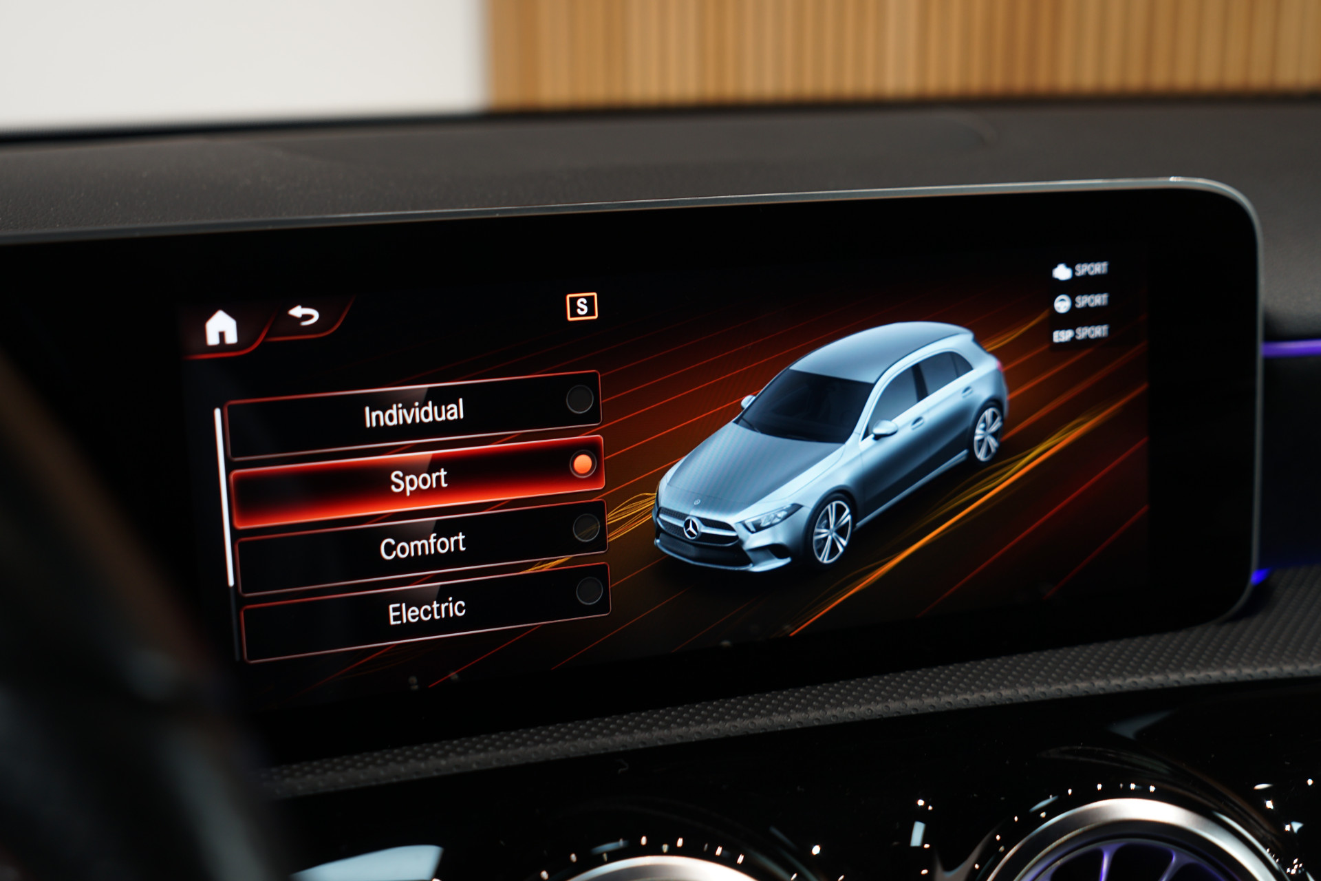 Mercedes-Benz A-Klasse 250 e AMG 46470753-27.jpg | Autocenter Oss