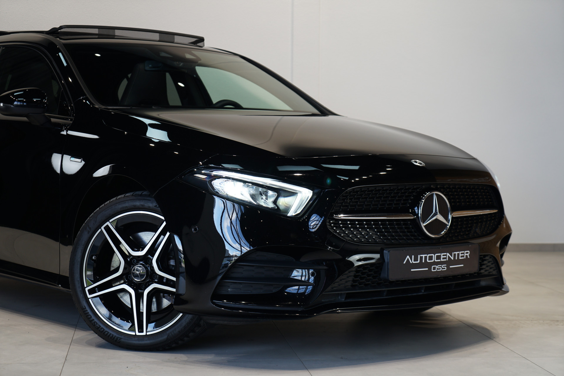 Mercedes-Benz A-Klasse 250 e AMG 46470753-30.jpg | Autocenter Oss
