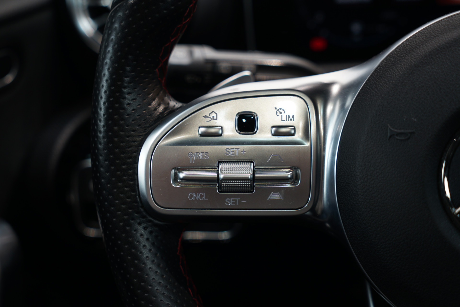 Mercedes-Benz A-Klasse 250 e AMG 46470753-38.jpg | Autocenter Oss