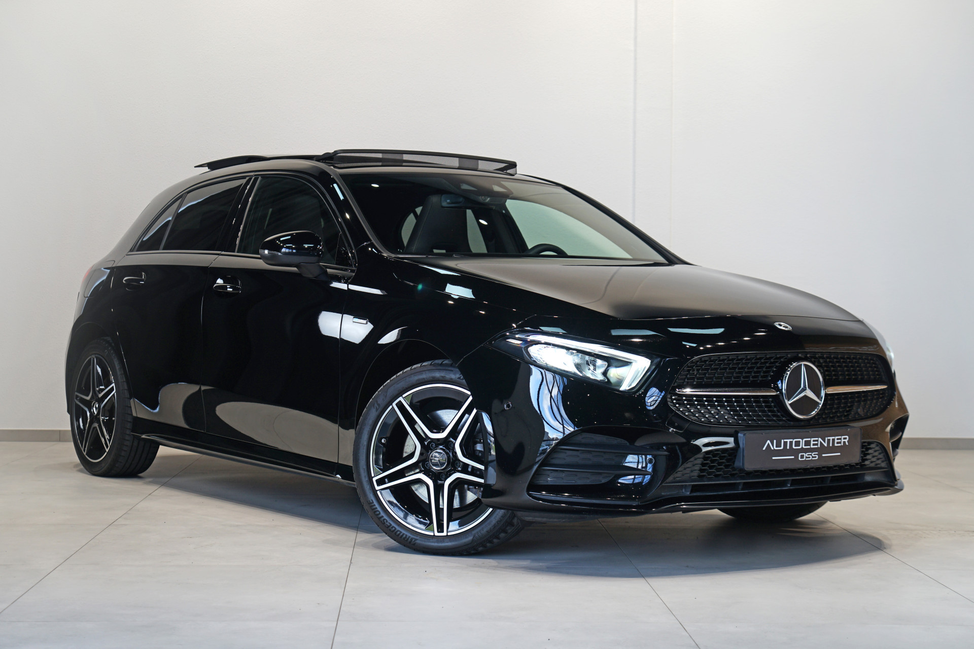 Mercedes-Benz A-Klasse 250 e AMG 46470753-4.jpg | Autocenter Oss