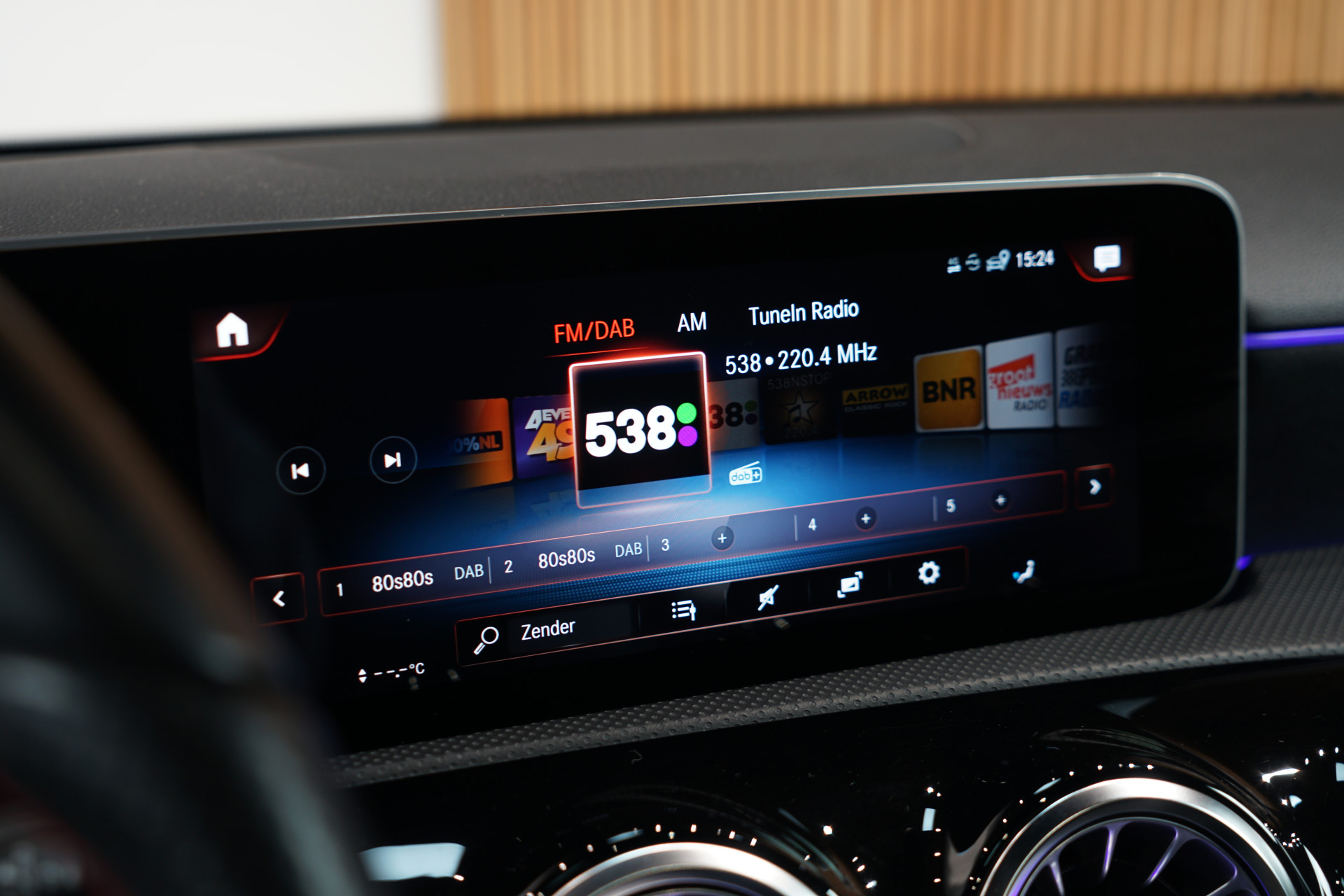 Mercedes-Benz A-Klasse 250 e AMG 46470753-45.jpg | Autocenter Oss