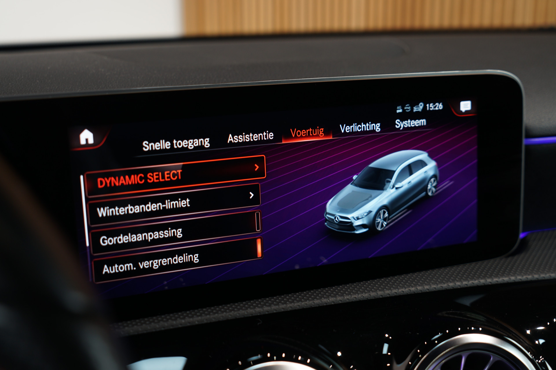 Mercedes-Benz A-Klasse 250 e AMG 46470753-53.jpg | Autocenter Oss