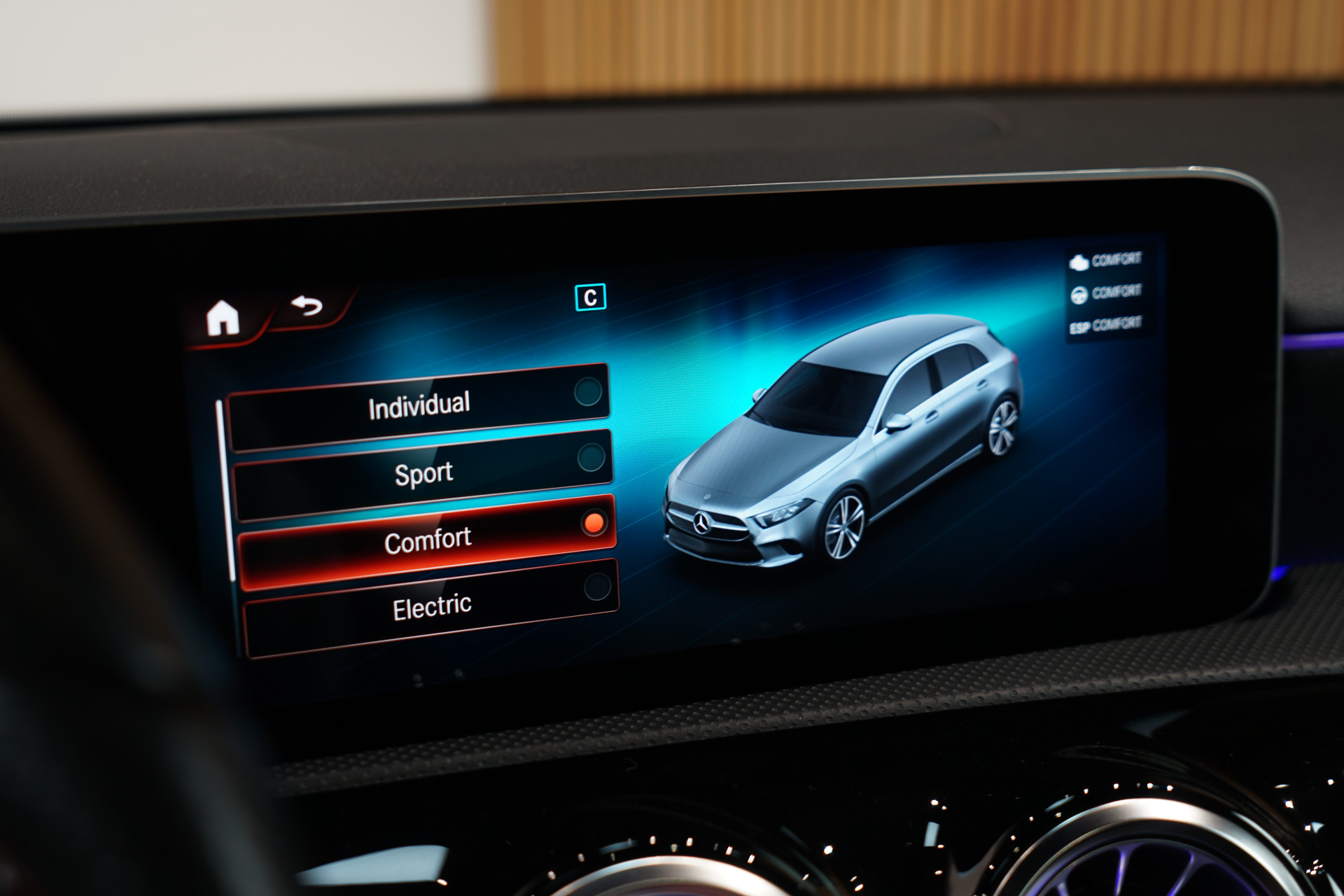 Mercedes-Benz A-Klasse 250 e AMG 46470753-55.jpg | Autocenter Oss