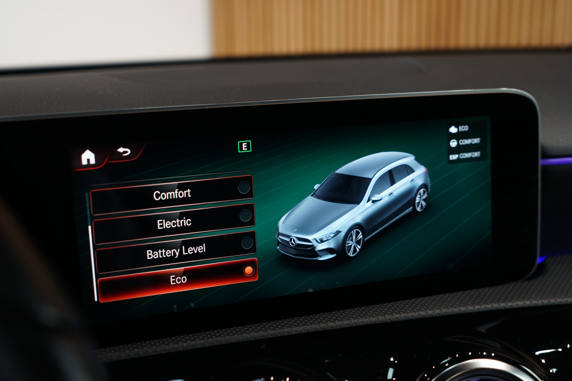 Mercedes-Benz A-Klasse 250 e AMG 46470753-58.jpg | Autocenter Oss