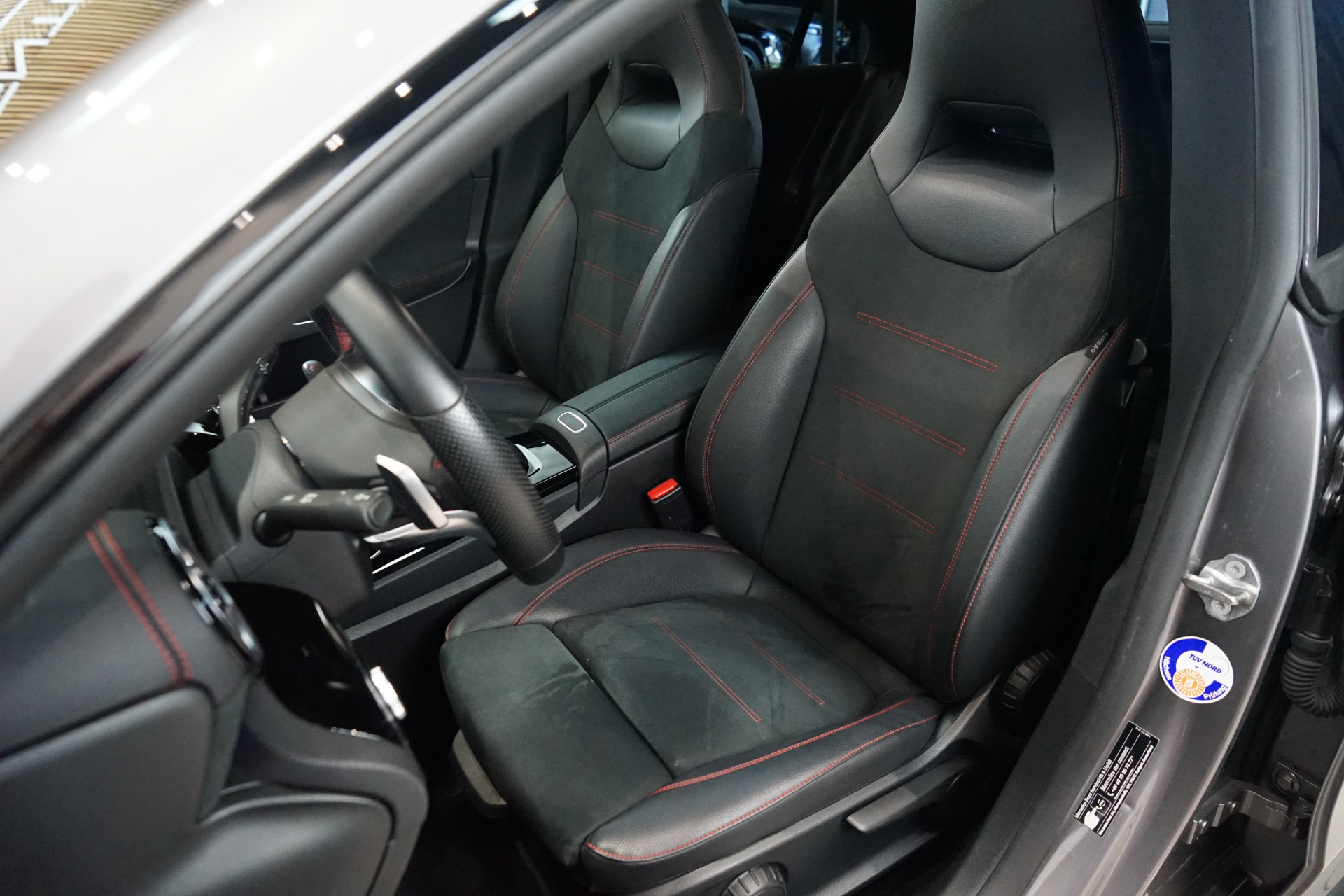 Mercedes-Benz CLA-Klasse 250 e 46530485-20.jpg | Autocenter Oss