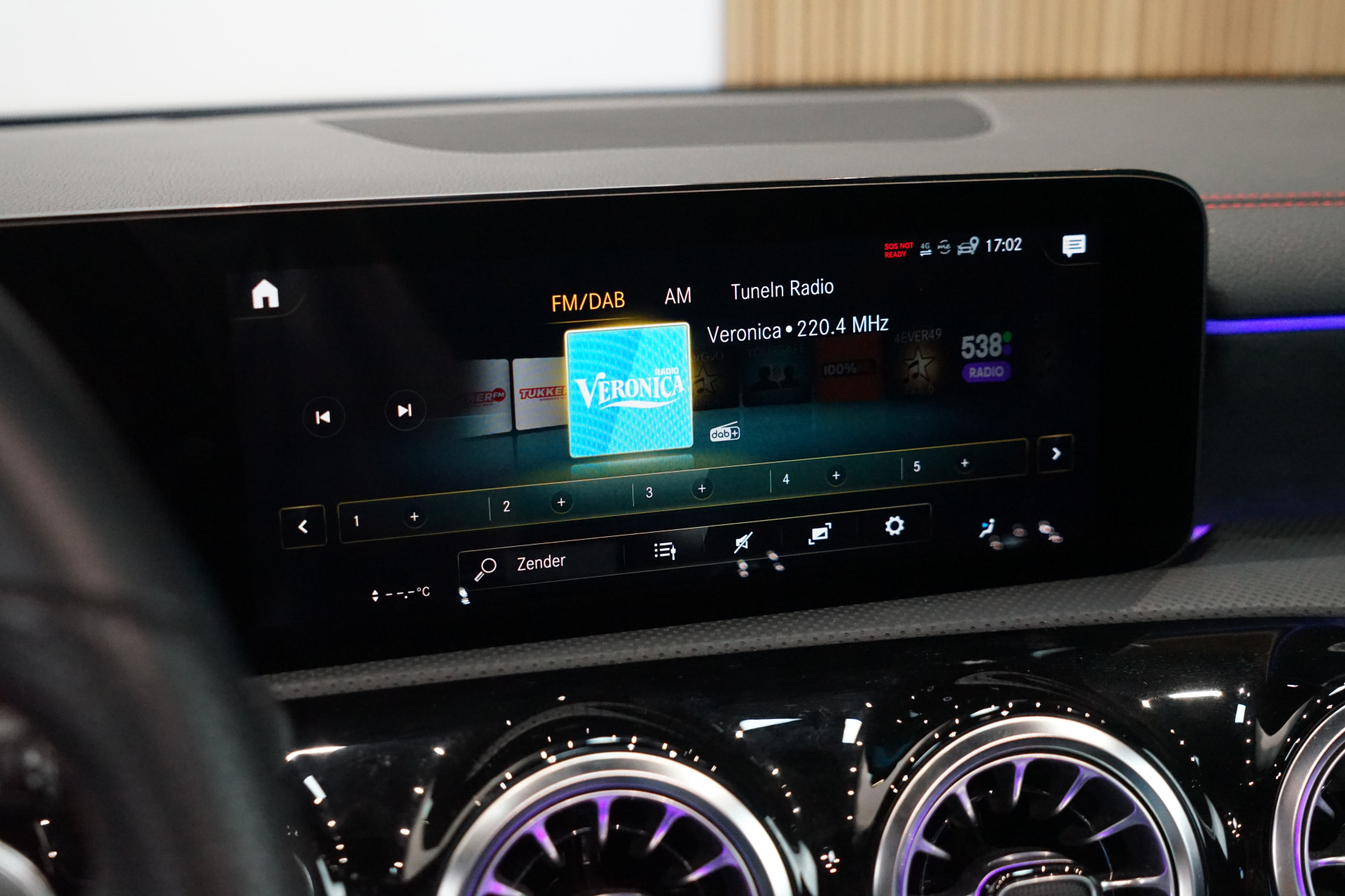 Mercedes-Benz CLA-Klasse 250 e 46530485-40.jpg | Autocenter Oss