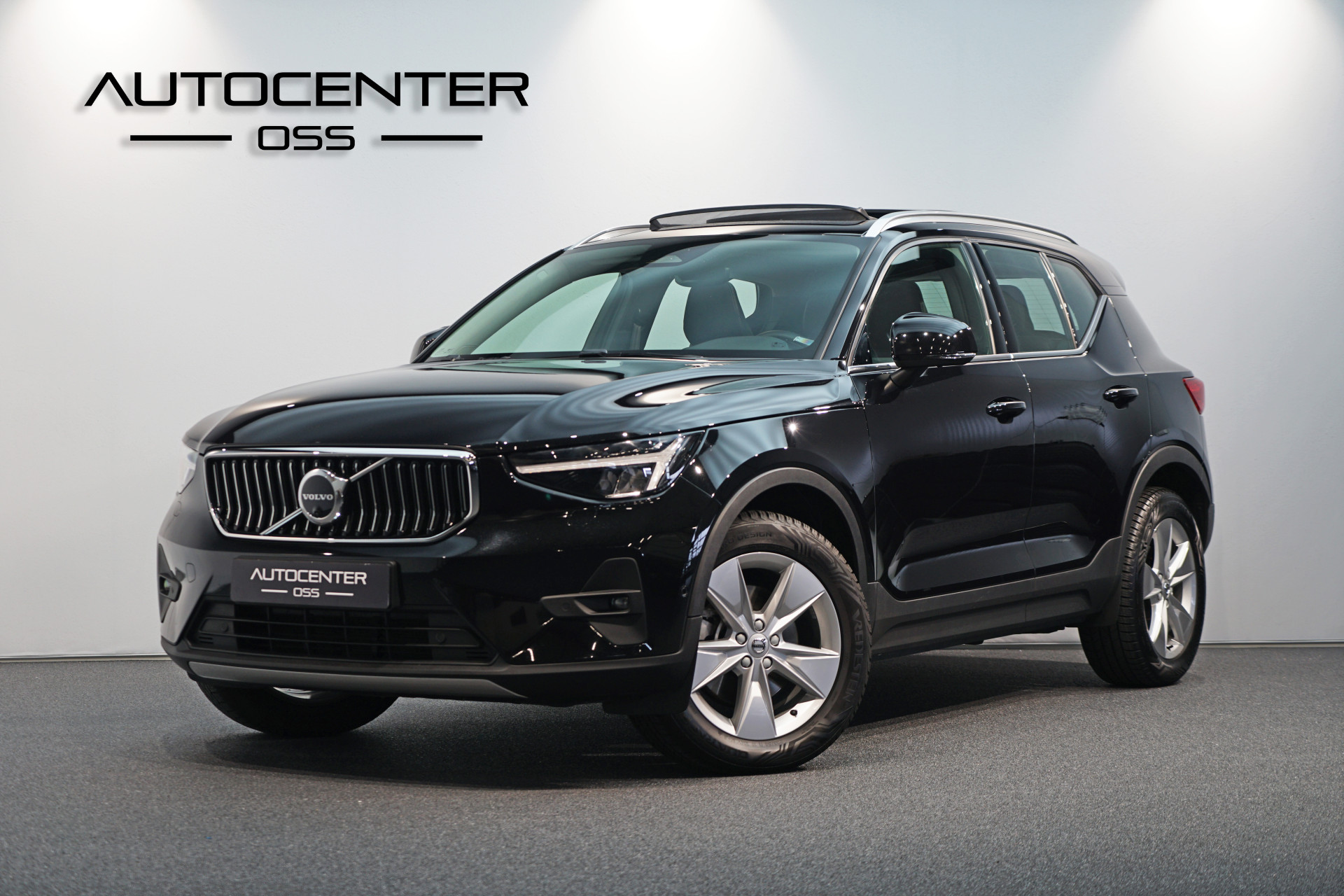 Volvo XC40 2.0 B3 Plus Bright 47166384-0.jpg | Autocenter Oss
