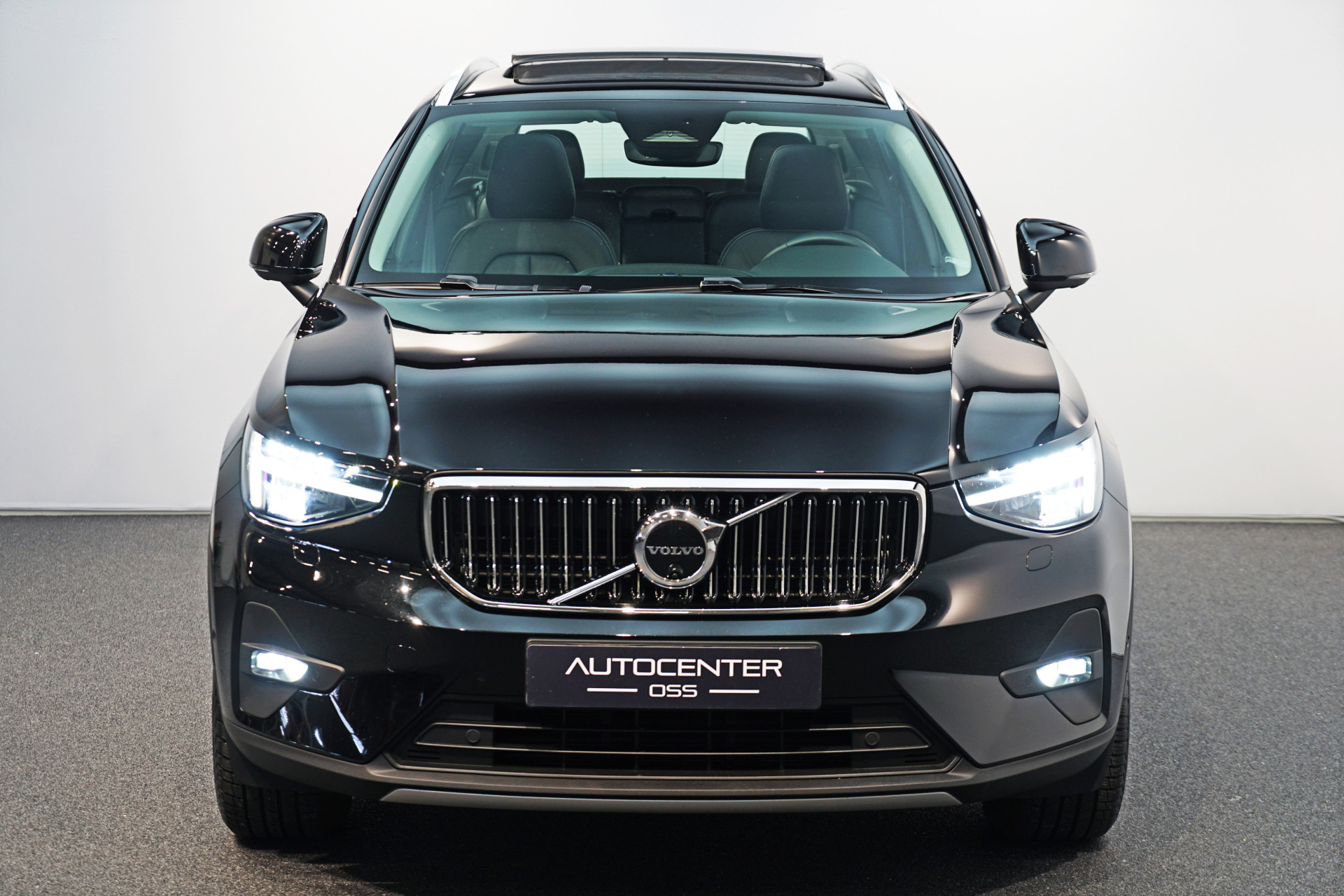 Volvo XC40 2.0 B3 Plus Bright 47166384-2.jpg | Autocenter Oss