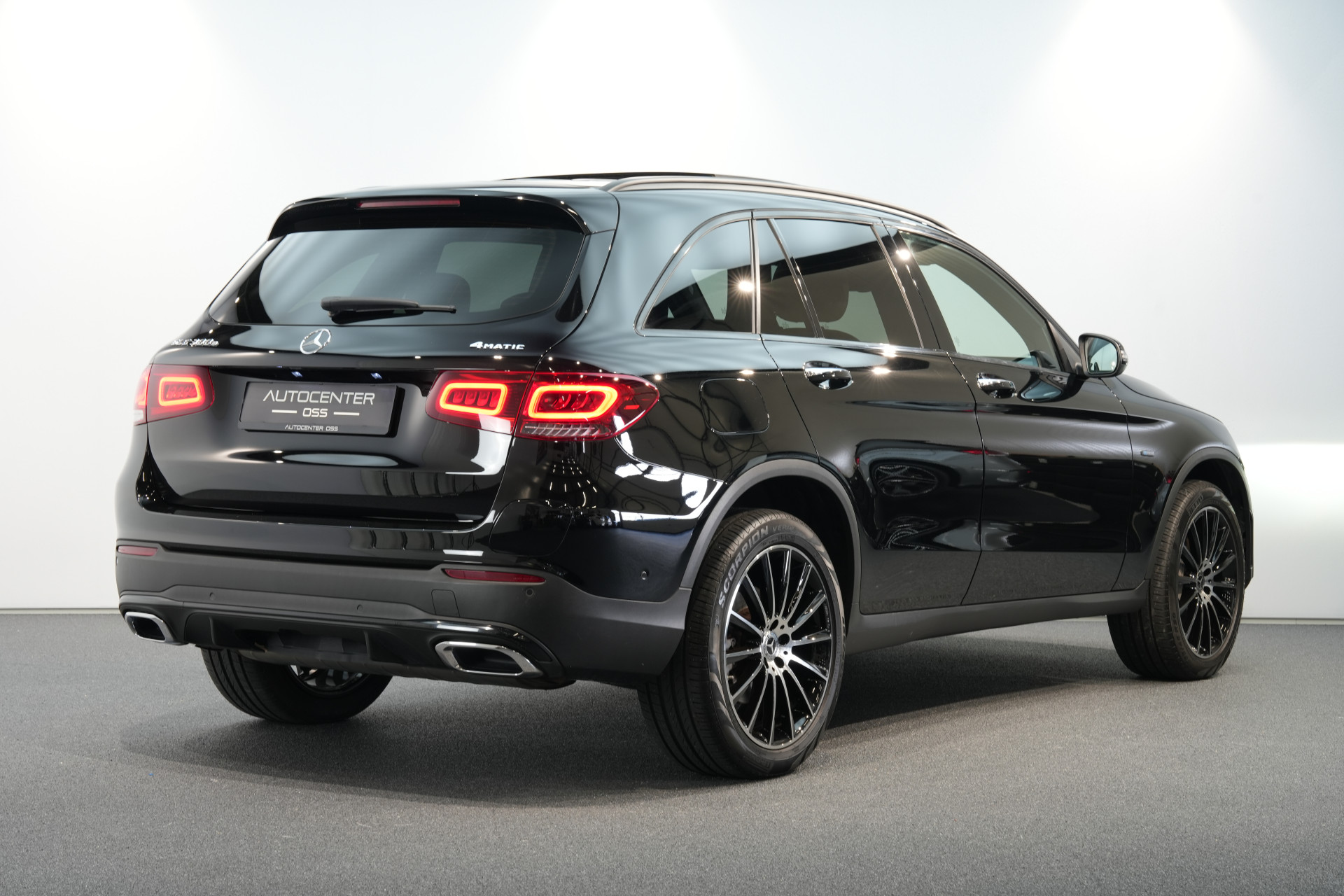 Mercedes-Benz GLC 300e 4MATIC AMG 47450601-2.jpg | Autocenter Oss