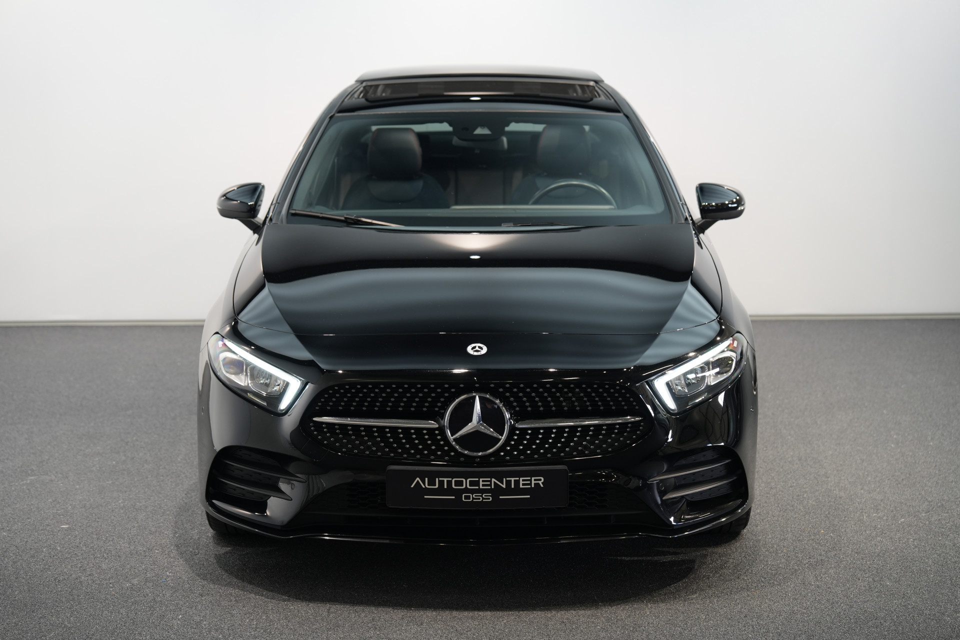 Mercedes-Benz A-Klasse 250 e Limousine AMG 47484447-1.jpg | Autocenter Oss