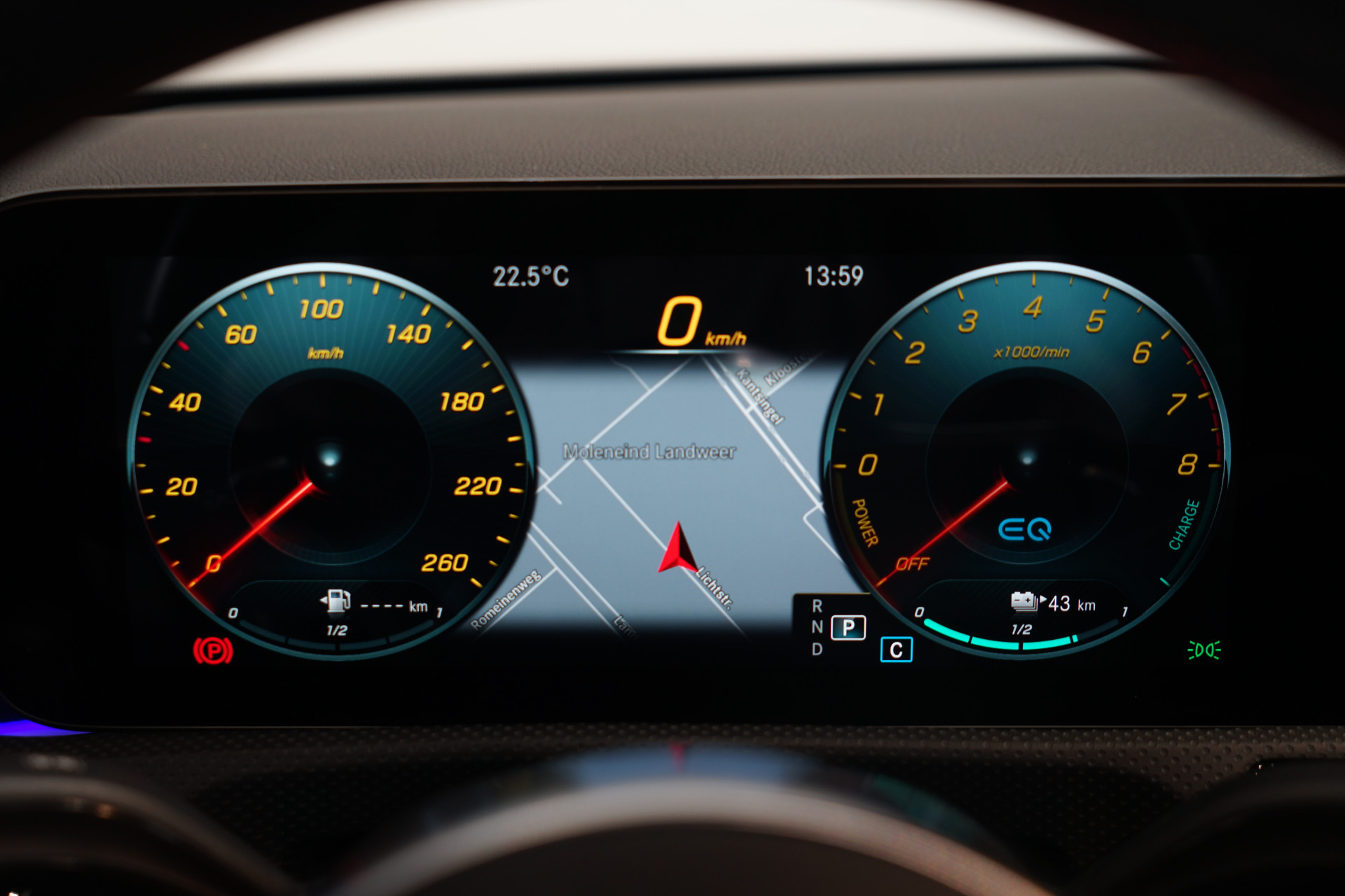 Mercedes-Benz A-Klasse 250 e Limousine AMG 47484447-17.jpg | Autocenter Oss