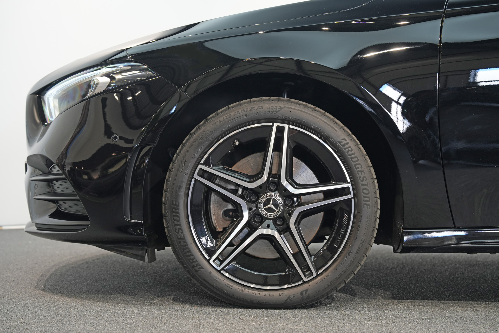 Mercedes-Benz A-Klasse 250 e Limousine AMG 47484447-30.jpg | Autocenter Oss