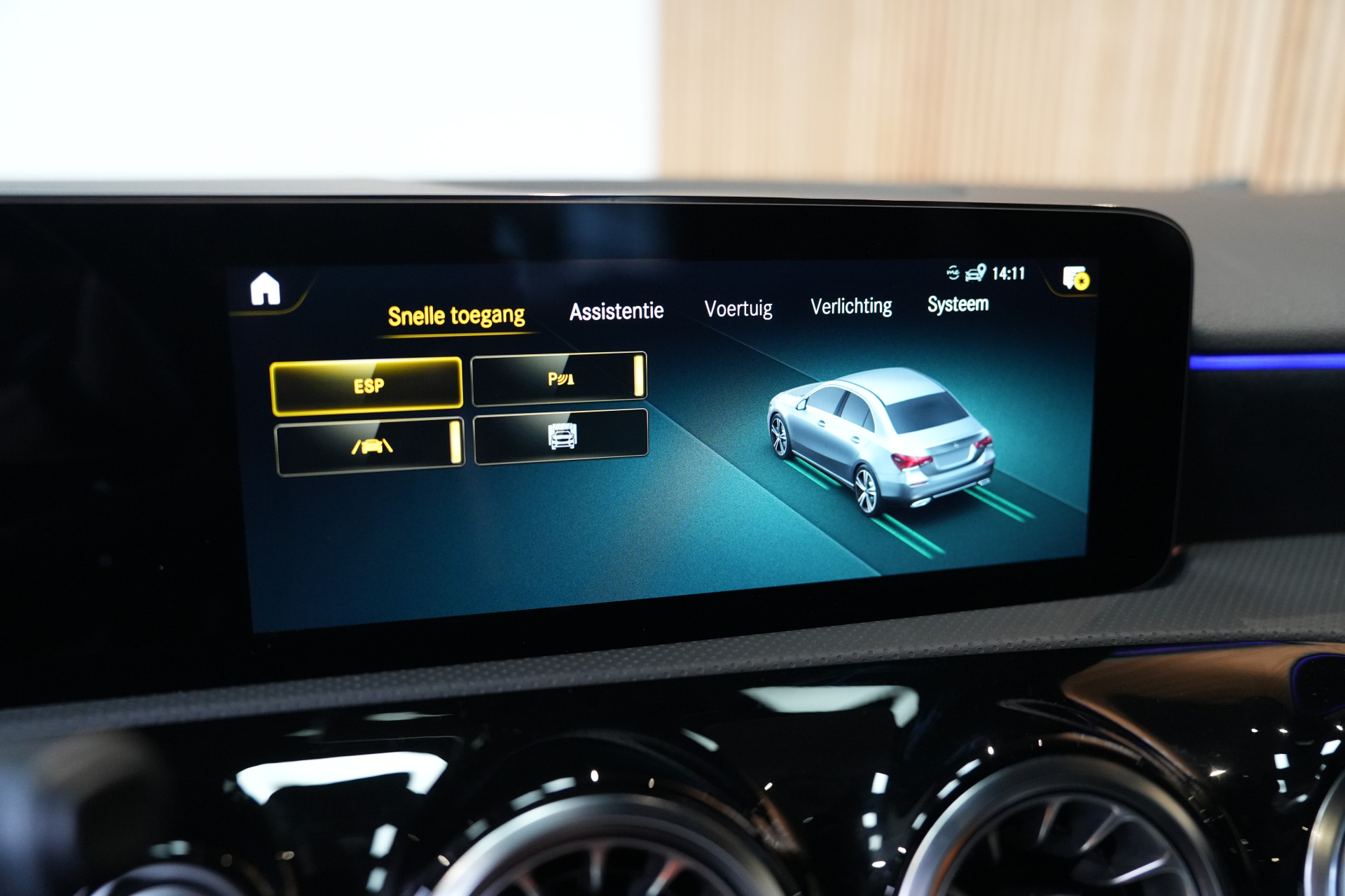 Mercedes-Benz A-Klasse 250 e Limousine AMG 47484447-44.jpg | Autocenter Oss