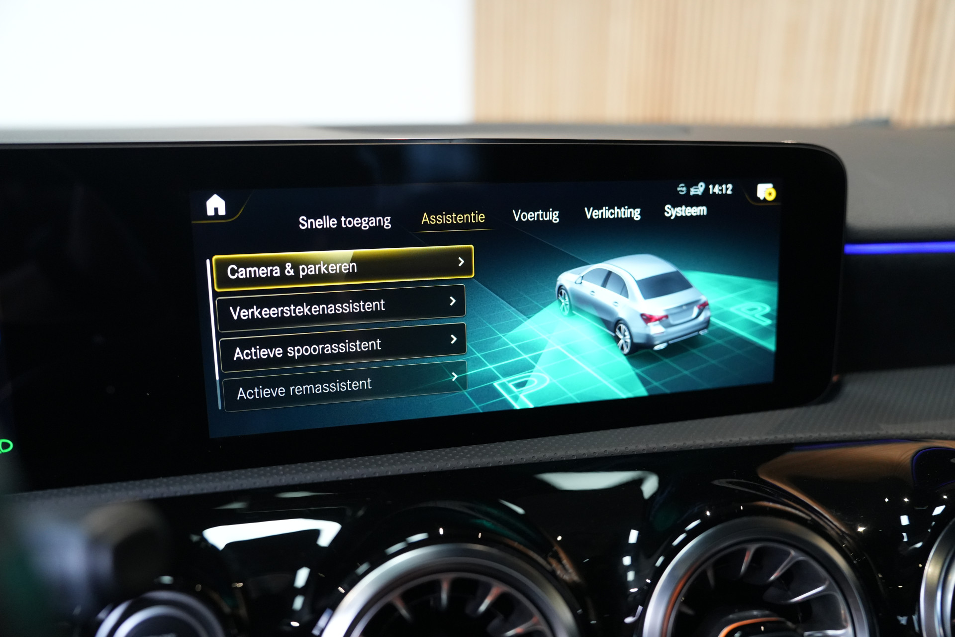 Mercedes-Benz A-Klasse 250 e Limousine AMG 47484447-45.jpg | Autocenter Oss