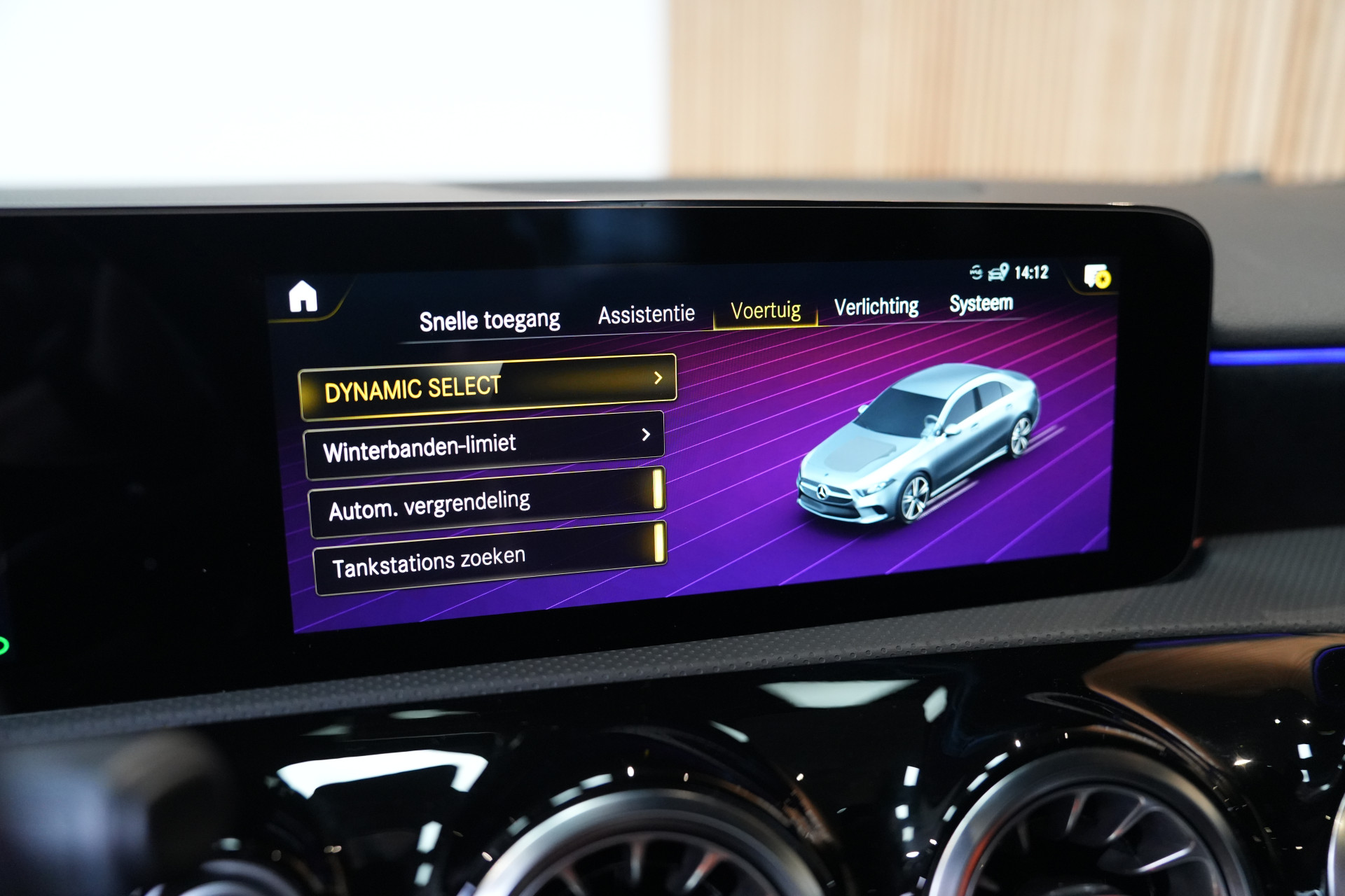 Mercedes-Benz A-Klasse 250 e Limousine AMG 47484447-46.jpg | Autocenter Oss