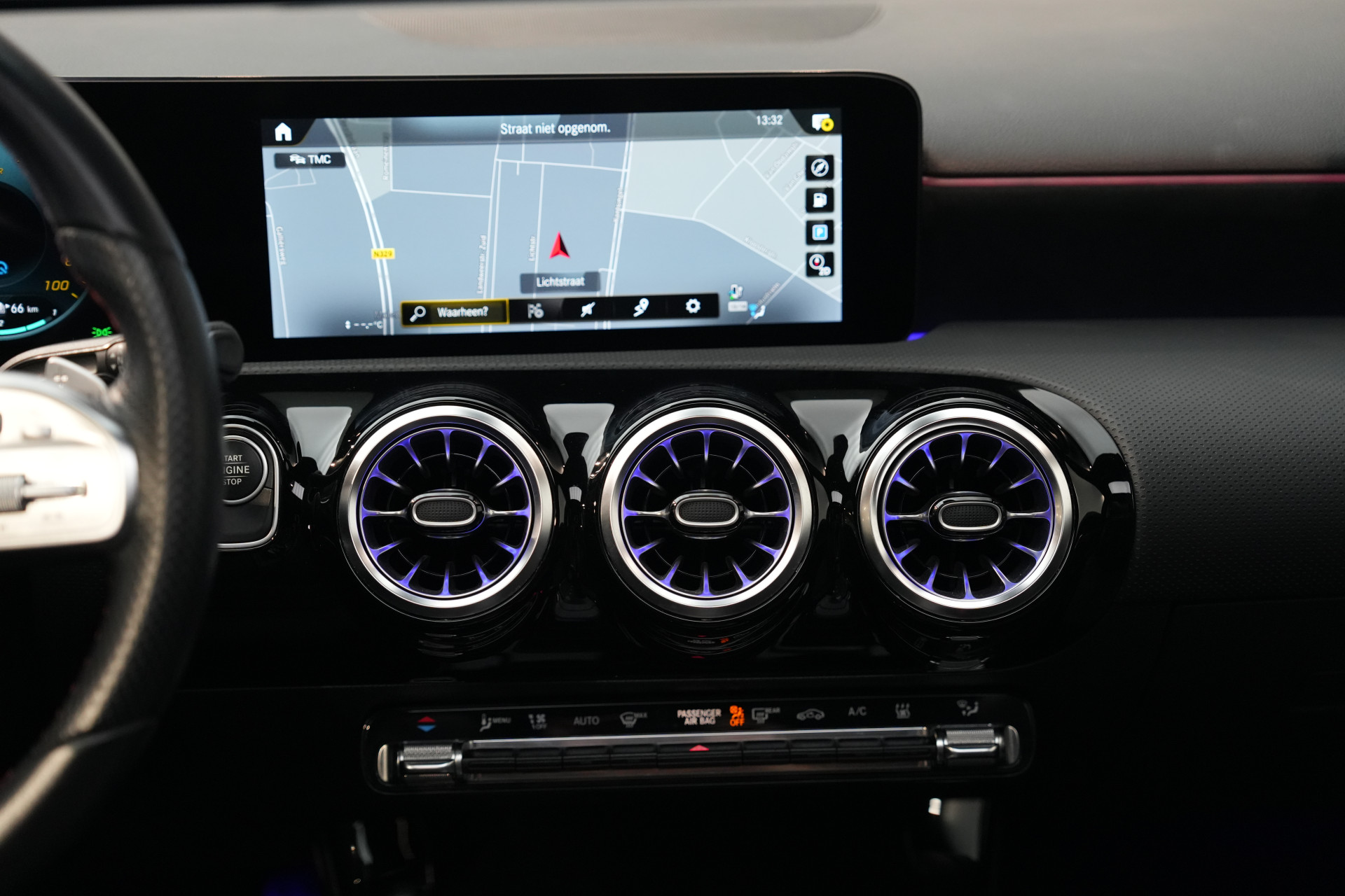 Mercedes-Benz A-Klasse 250 e Limousine AMG 47484447-52.jpg | Autocenter Oss