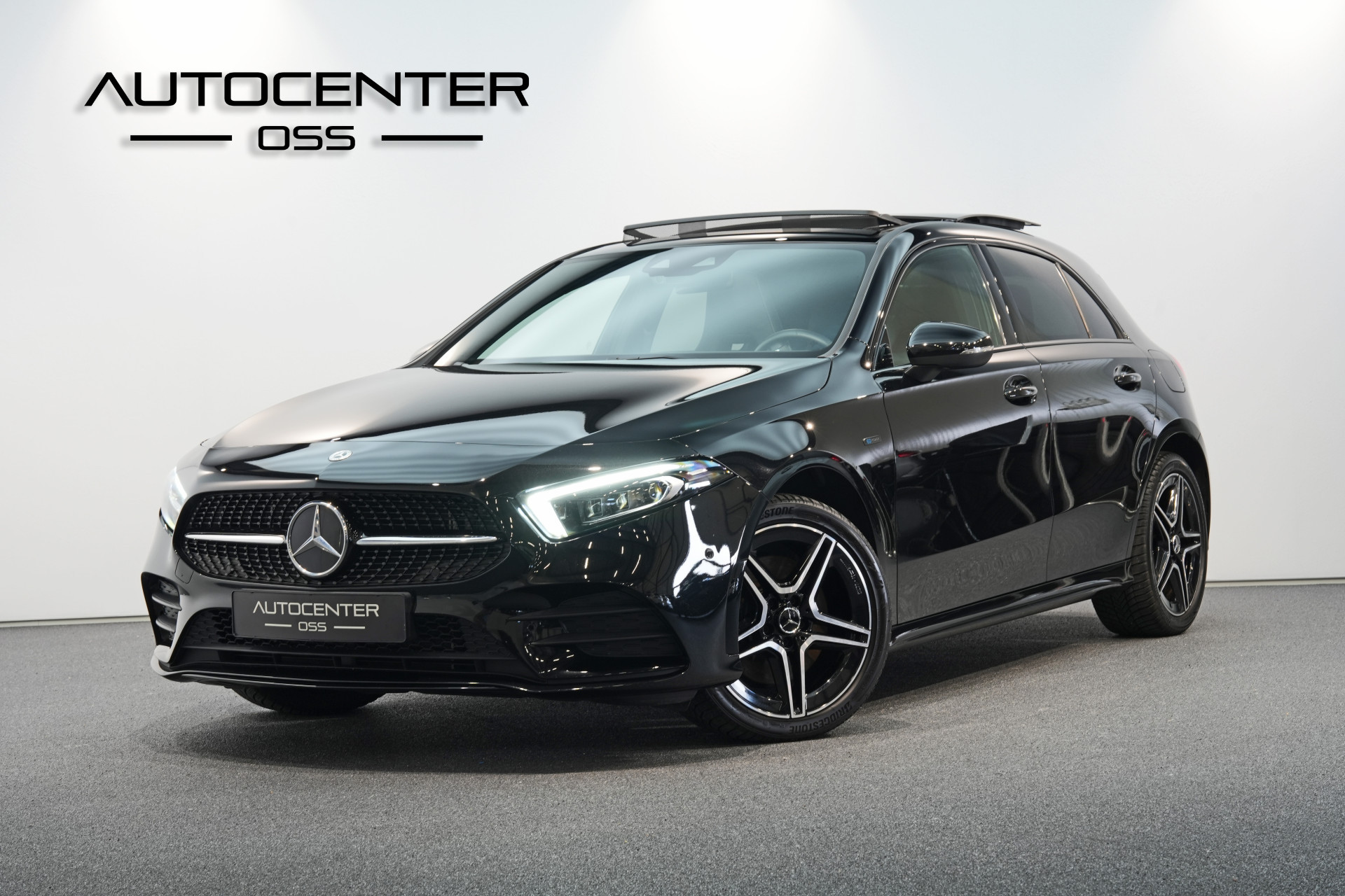 Mercedes-Benz A-Klasse 250 e AMG 47660897-0.jpg | Autocenter Oss