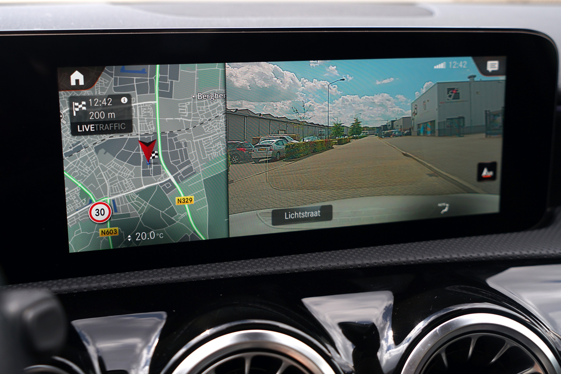 Mercedes-Benz A-Klasse 250 e AMG 47660897-12.jpg | Autocenter Oss