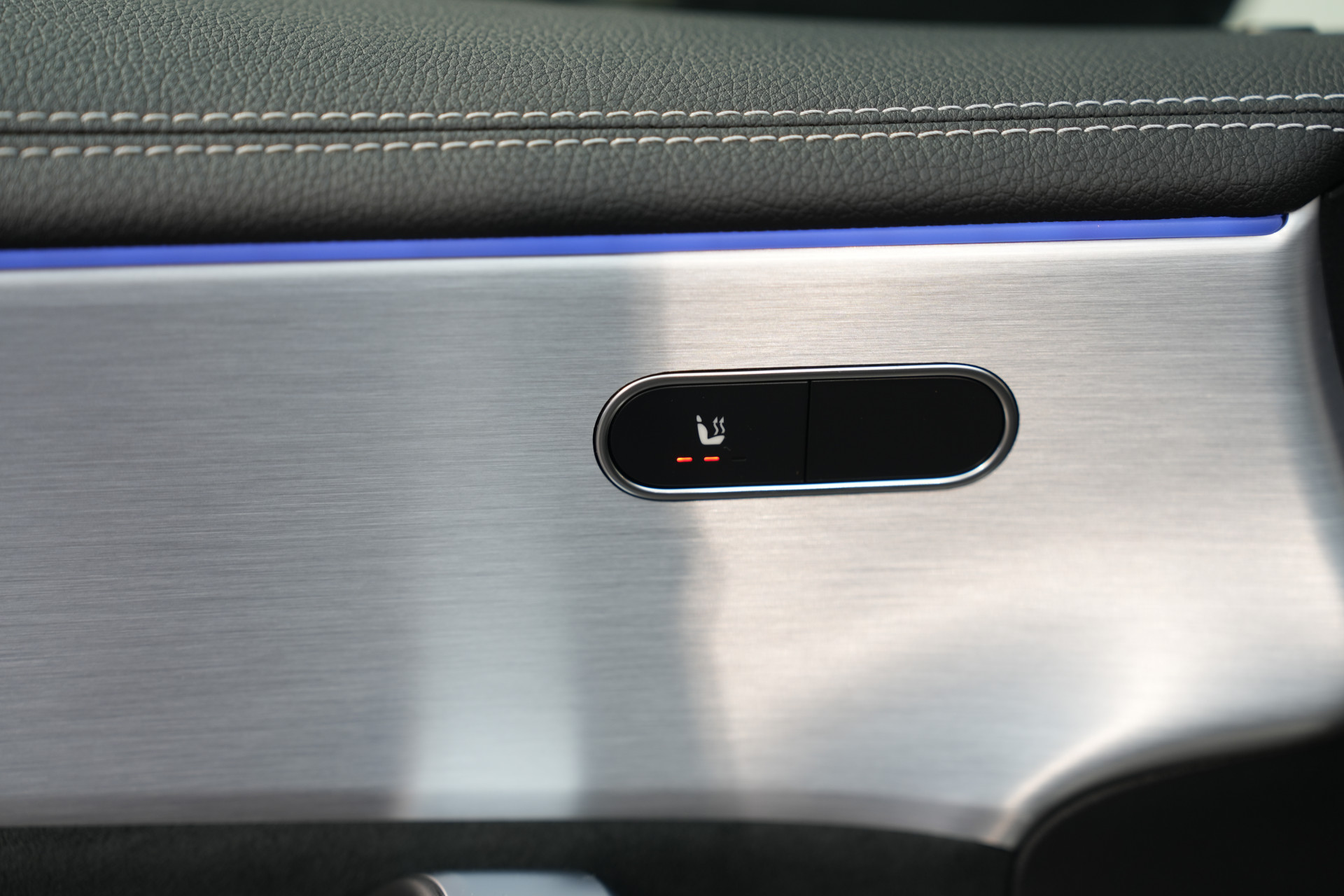 Mercedes-Benz A-Klasse 250 e AMG 47660897-21.jpg | Autocenter Oss